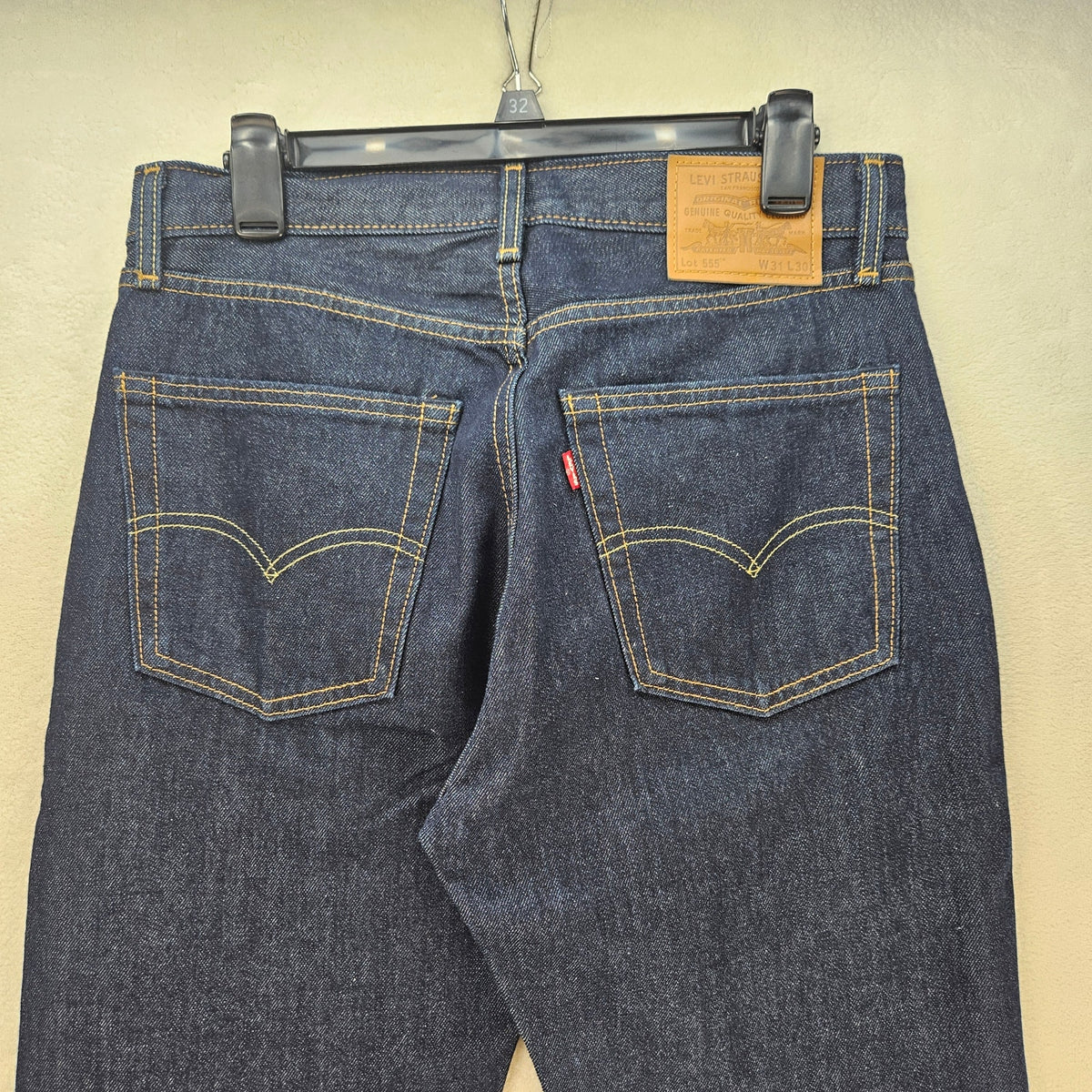 LEVI'S MEN'S 31X30 DARK WASH 555 RELAXED STRAIGHT PREMIUM DENIM JEANS