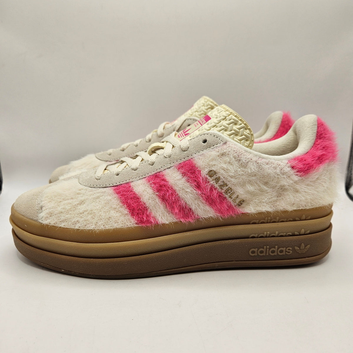 ADIDAS ORIGINALS WOMEN'S 9 GAZELLE BOLD CREAM WHITE PINK FUR PLATFORM JS3908