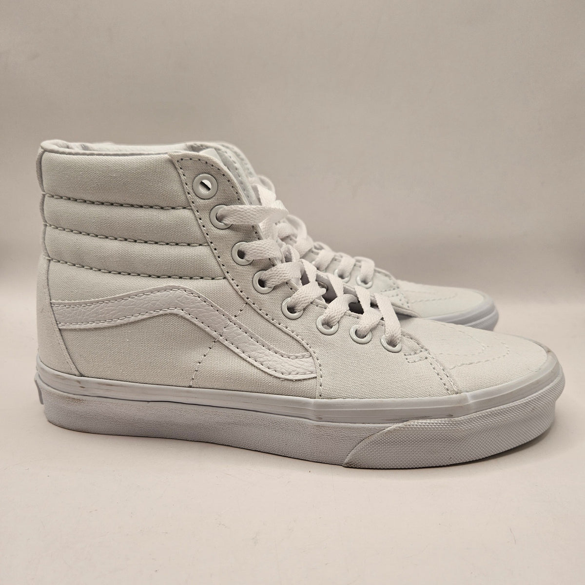 VANS WOMEN'S 7 SK8 HI CANVAS HI TOP SKATEBOARDING SNEAKERS TRIPLE WHITE