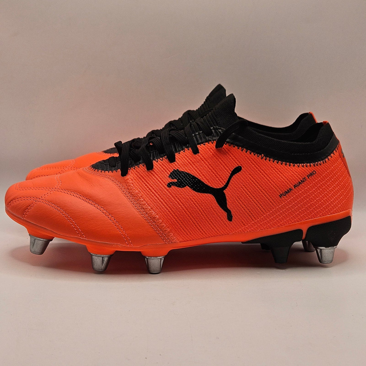 PUMA MEN'S 10 AVANT PRO RUGBY CLEATS BLACK RED LEATHER METAL STUDS 106714-05