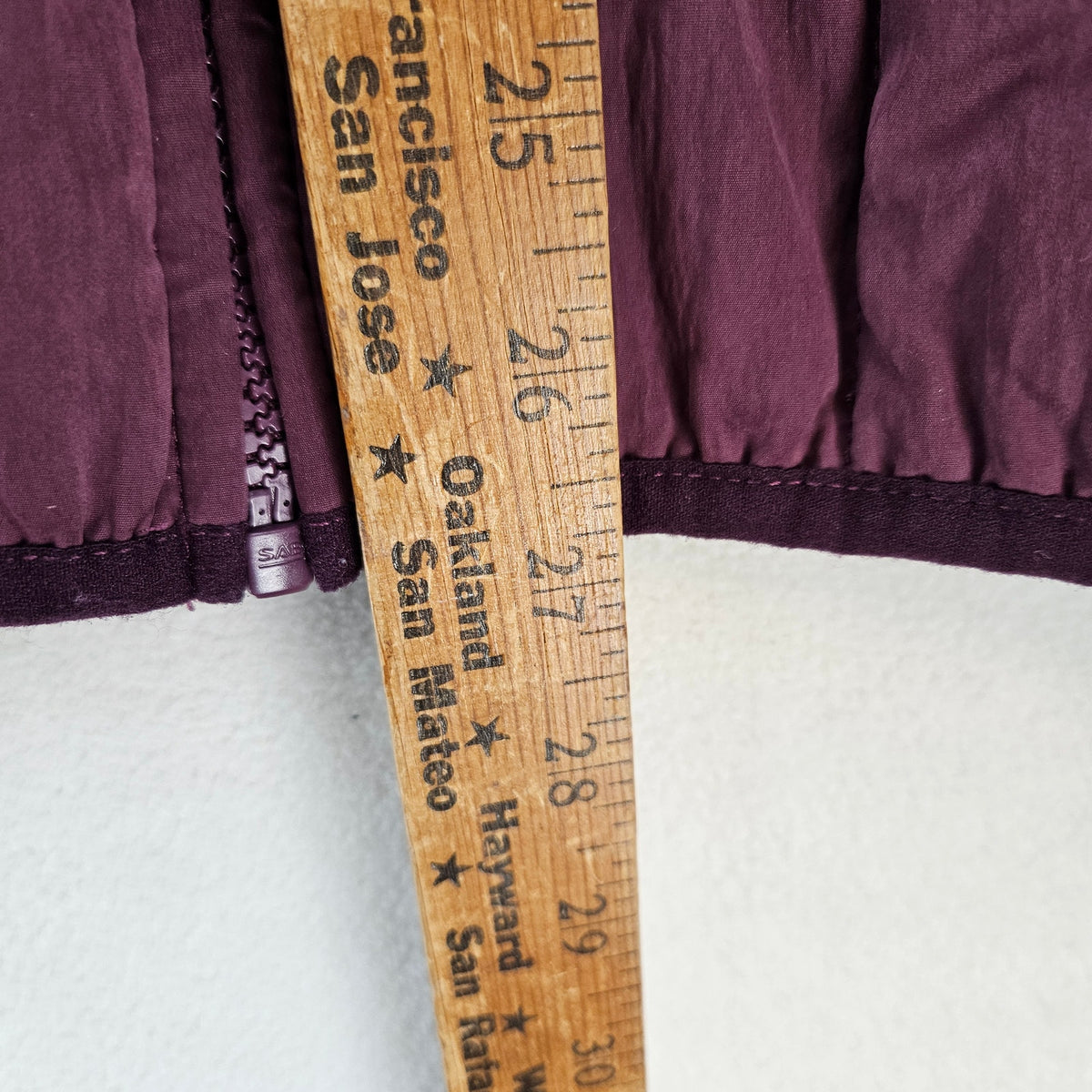 URBAN OUTFITTERS WOMEN'S MEDIUM BURGUNDY HOODED QUILTED JACKET
