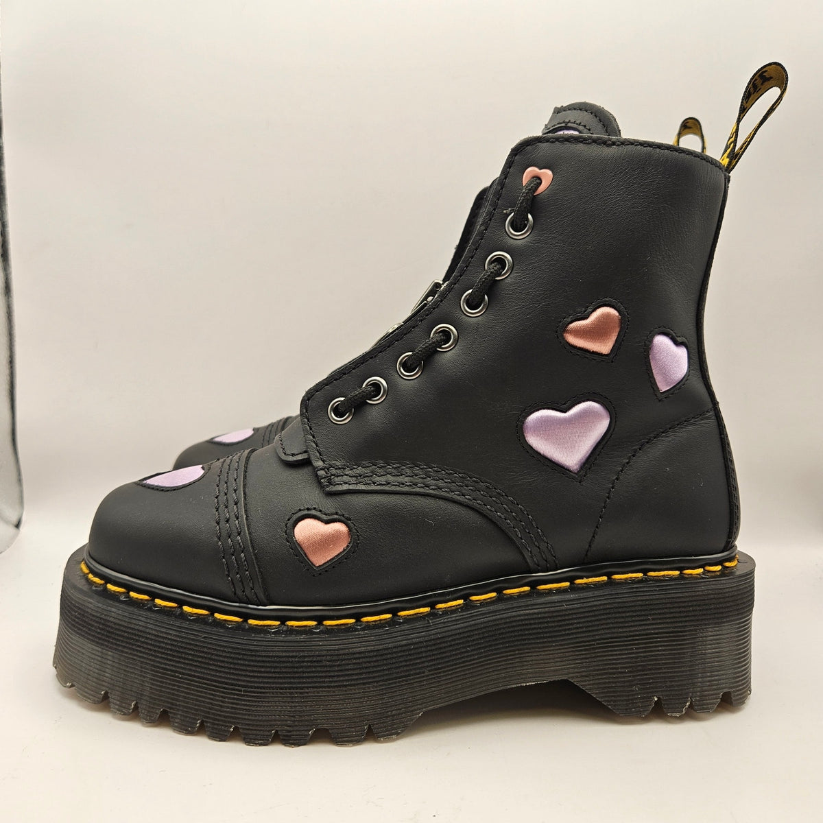 DR MARTENS WOMEN'S 6 SINCLAIR HEART BLACK ZIP UP COMBAT BOOTS NWOB