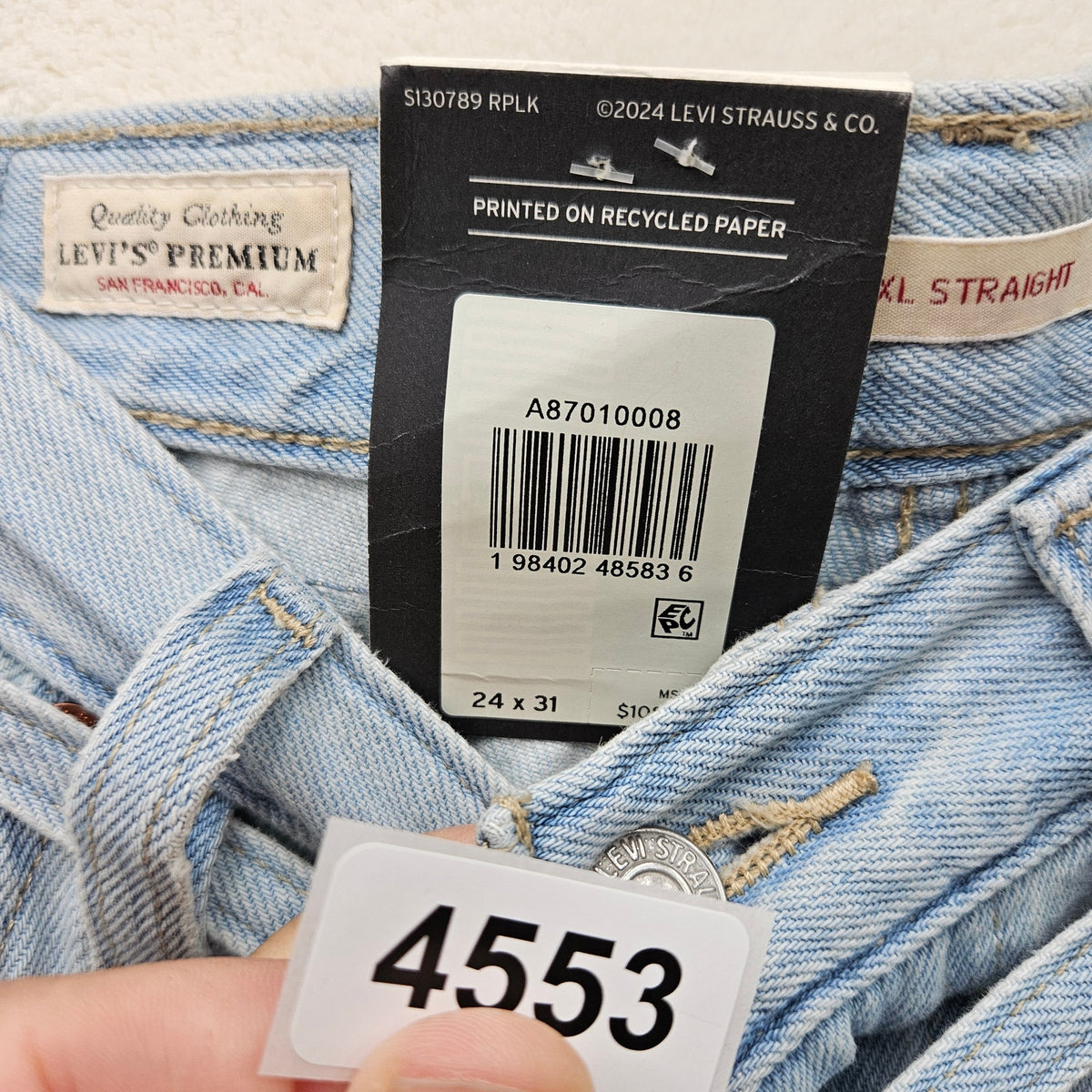 LEVI'S WOMEN'S 24X31 PREMIUM LINEN XL STRAIGHT LIGHT WASH JEANS A87010008