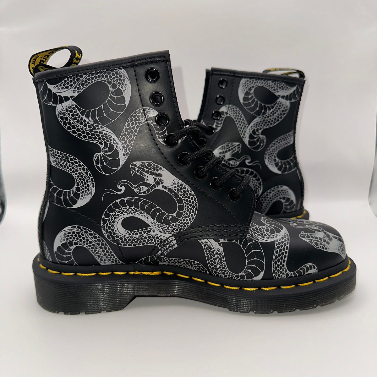 Dr. Martens 1460 Men' Size 4 Women's Size 5 Serpent Print Leather Lace Boots