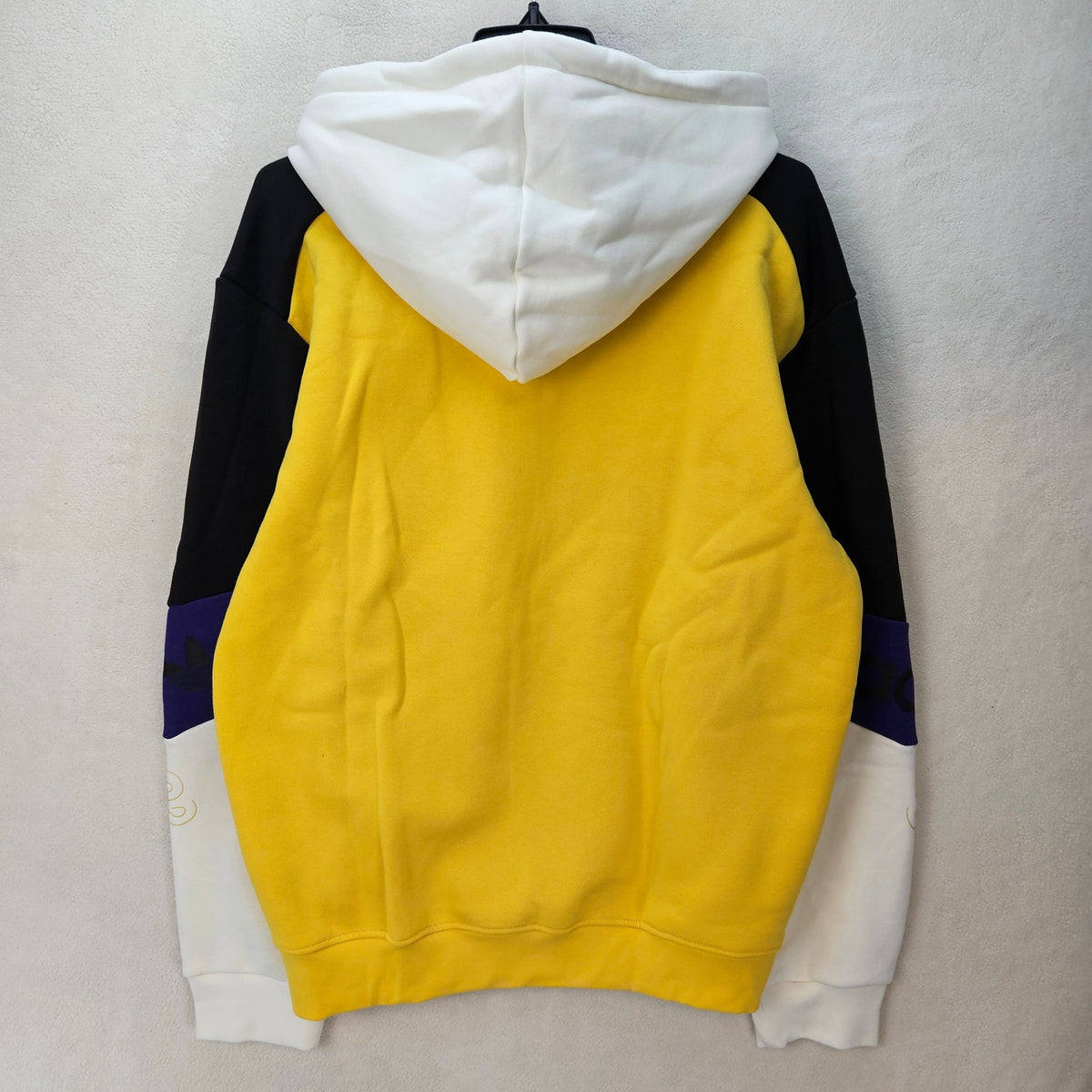 ADIDAS ORIGINALS MEN'S LARGE GRAPHIC SOCCER PULLOVER HOODIE KC7917 YELLOW BLACK