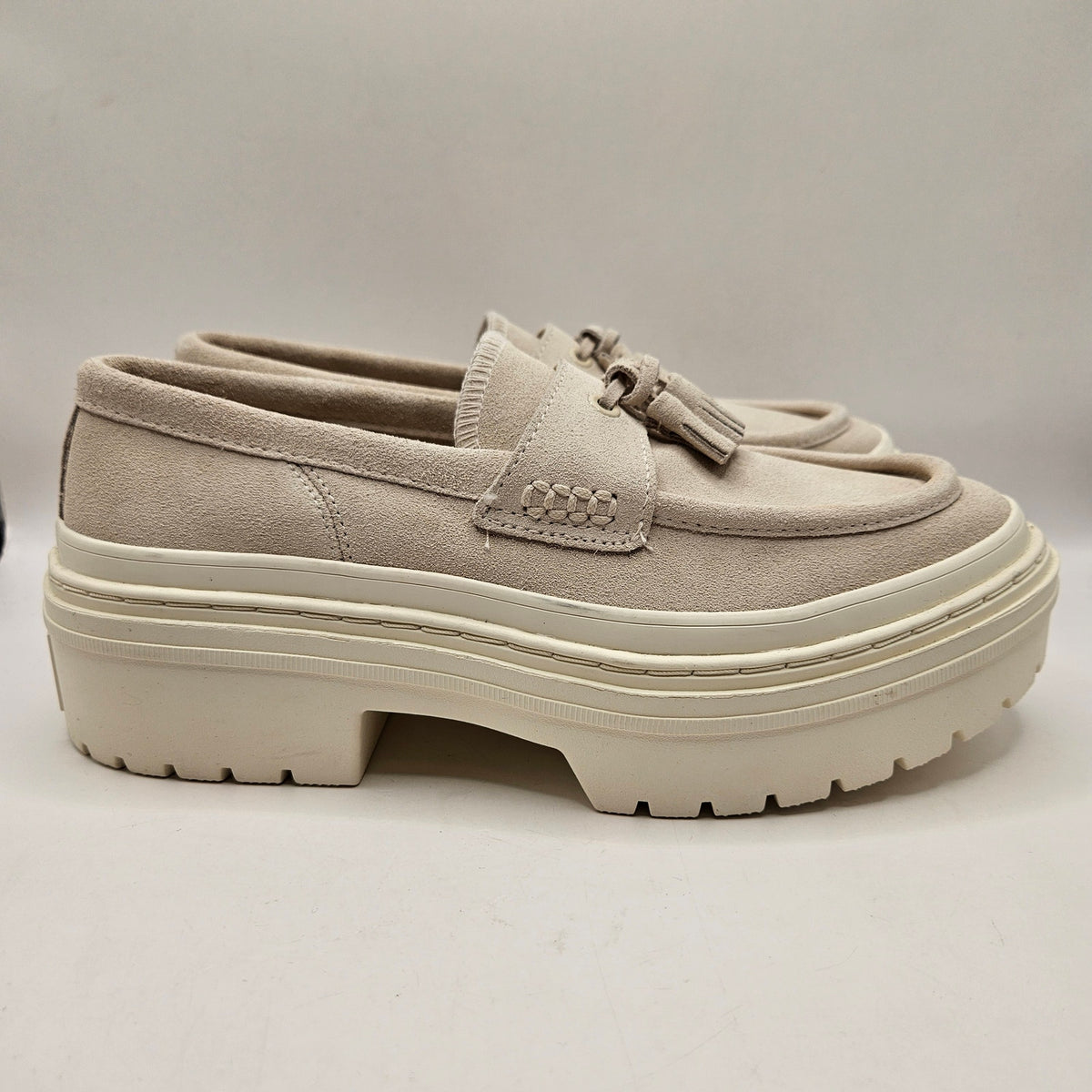 CONVERSE WOMEN'S 8 ALL STAR LUGGED HEEL LOAFER PLATFORM SUEDE TASSEL A15553C