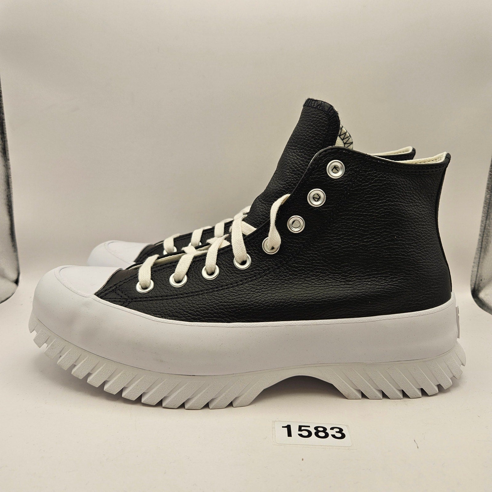 CONVERSE MEN'S 8.5 CHUCK TAYLOR ALLSTAR LUGGED 2.0 GENUINE LEATHER HI A03704C