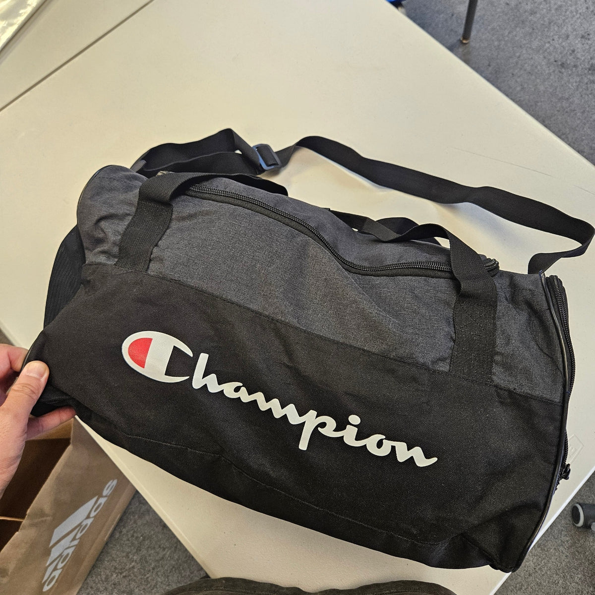 CHAMPION LOGO BLACK GREY DUFFLE BAG 17X9X9INCH