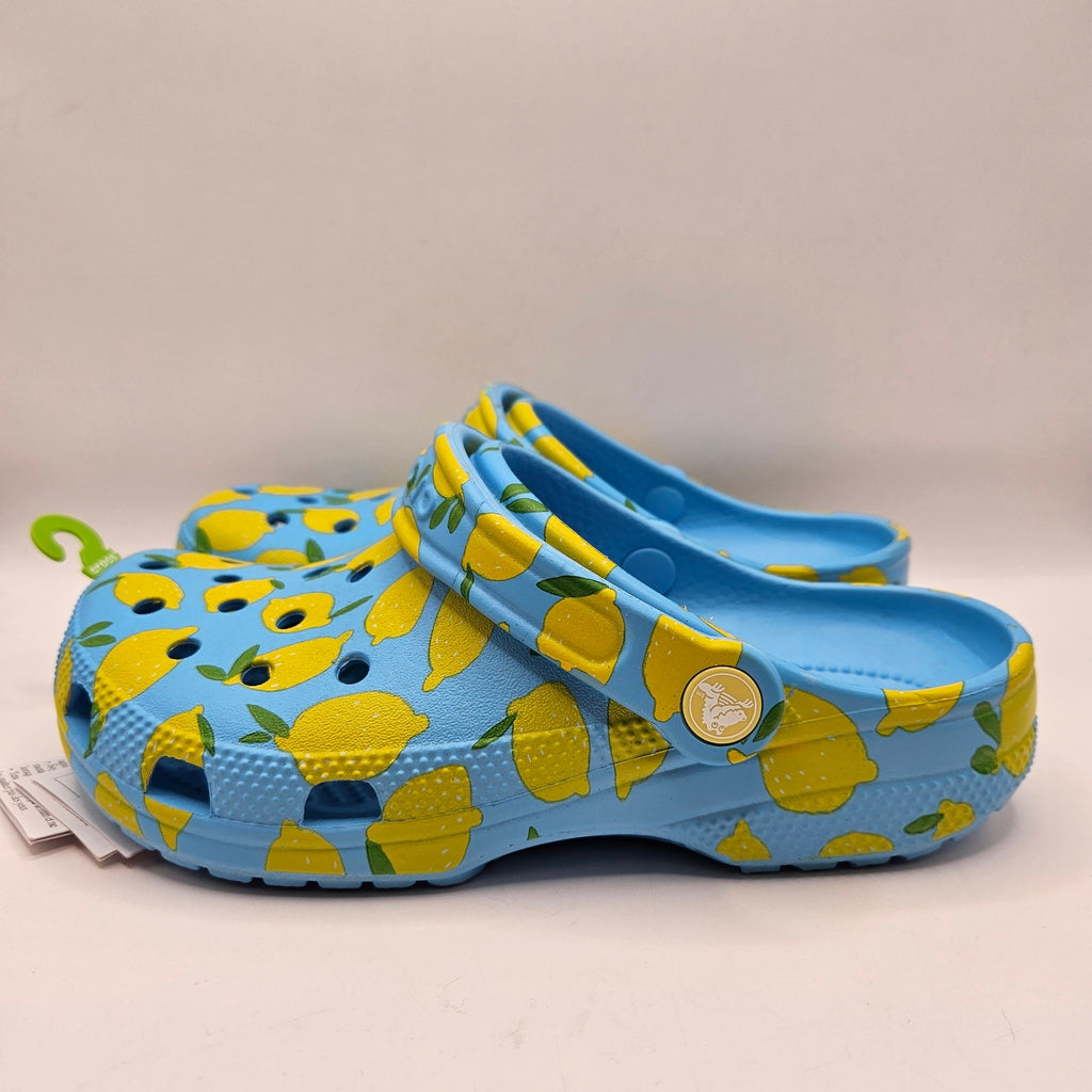 CROCS M6 W8 CLASSIC FRESH FRUITS LEMON PRINT CLOG BLUE YELLOW NWT 211008-4WD