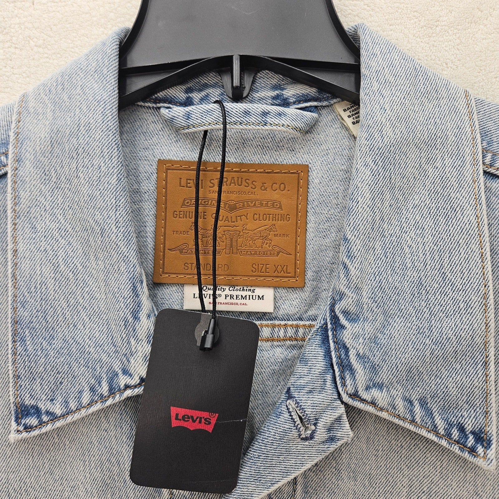 LEVI'S MEN'S XXL PREMIUM TRUCKER JACKET NWT LIGHT WASH
