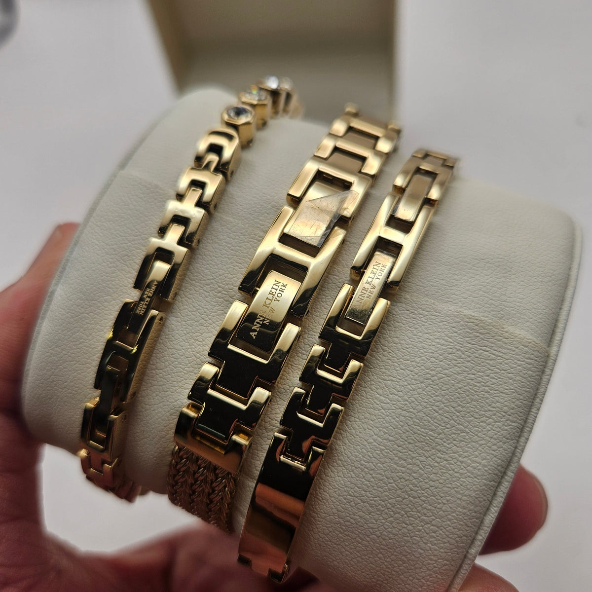 ANNE KLEIN NEW YORK CRYSTAL ACCENTED BANGLE WOMEN'S WATCH & BRACELET 12/7786GPST