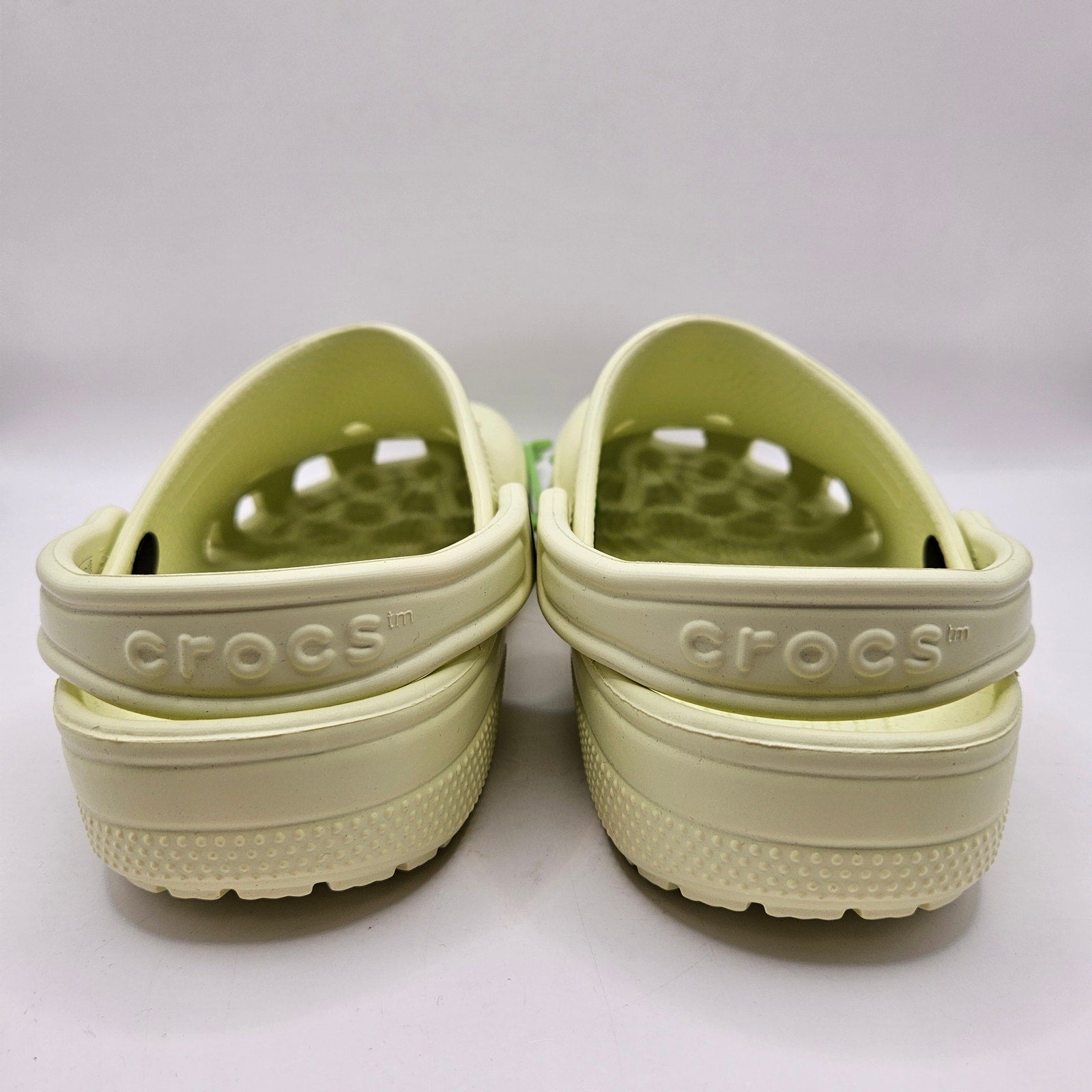CROCS M4 W6 CLASSIC CLOG ATMOSPHERE BONE BEIGE UNISEX COMFORT SHOES NWT