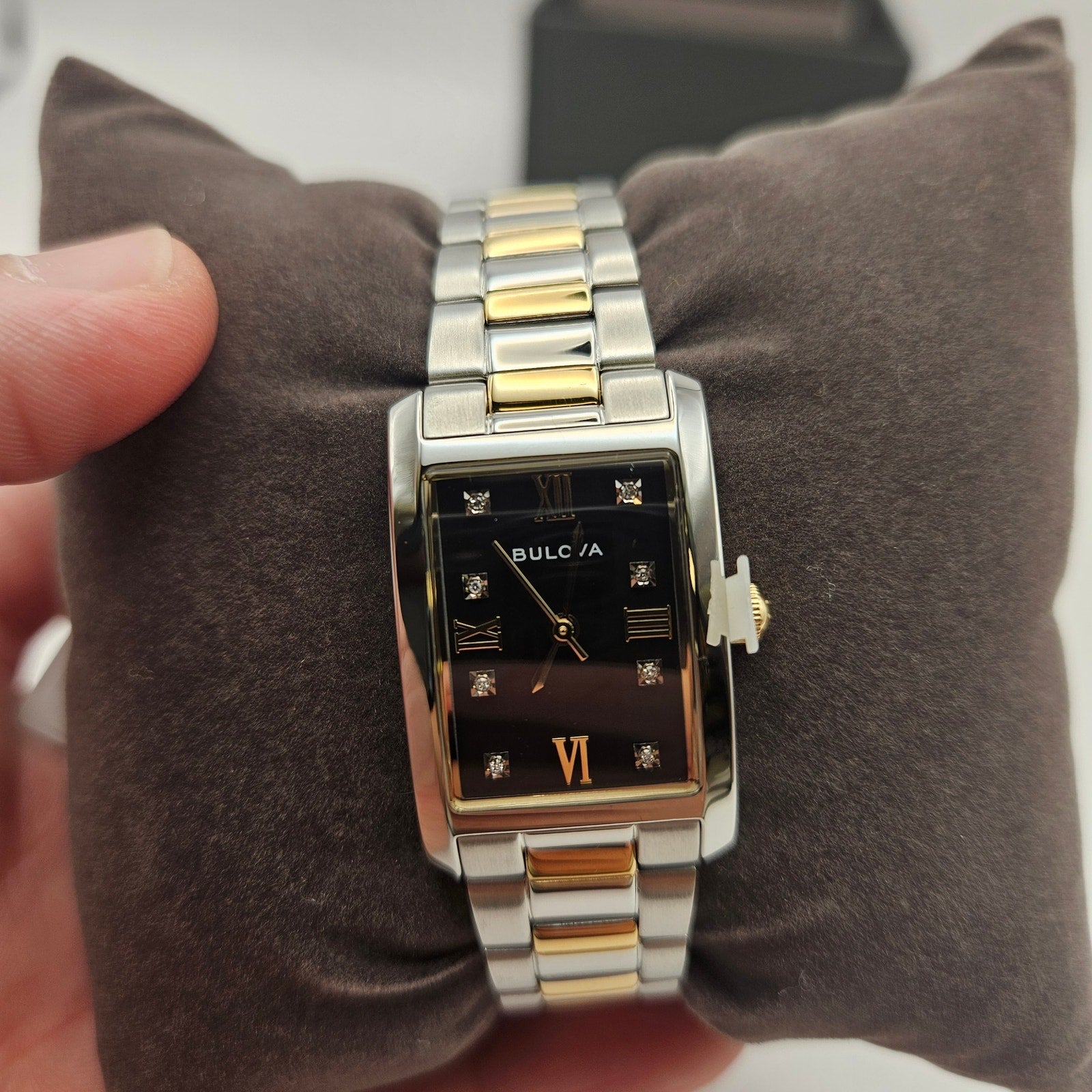 BULOVA CLASSIC DIAMOND LADIES QUARTZ WATCH 98P230 MSRP $499 NEW WITH TAGS