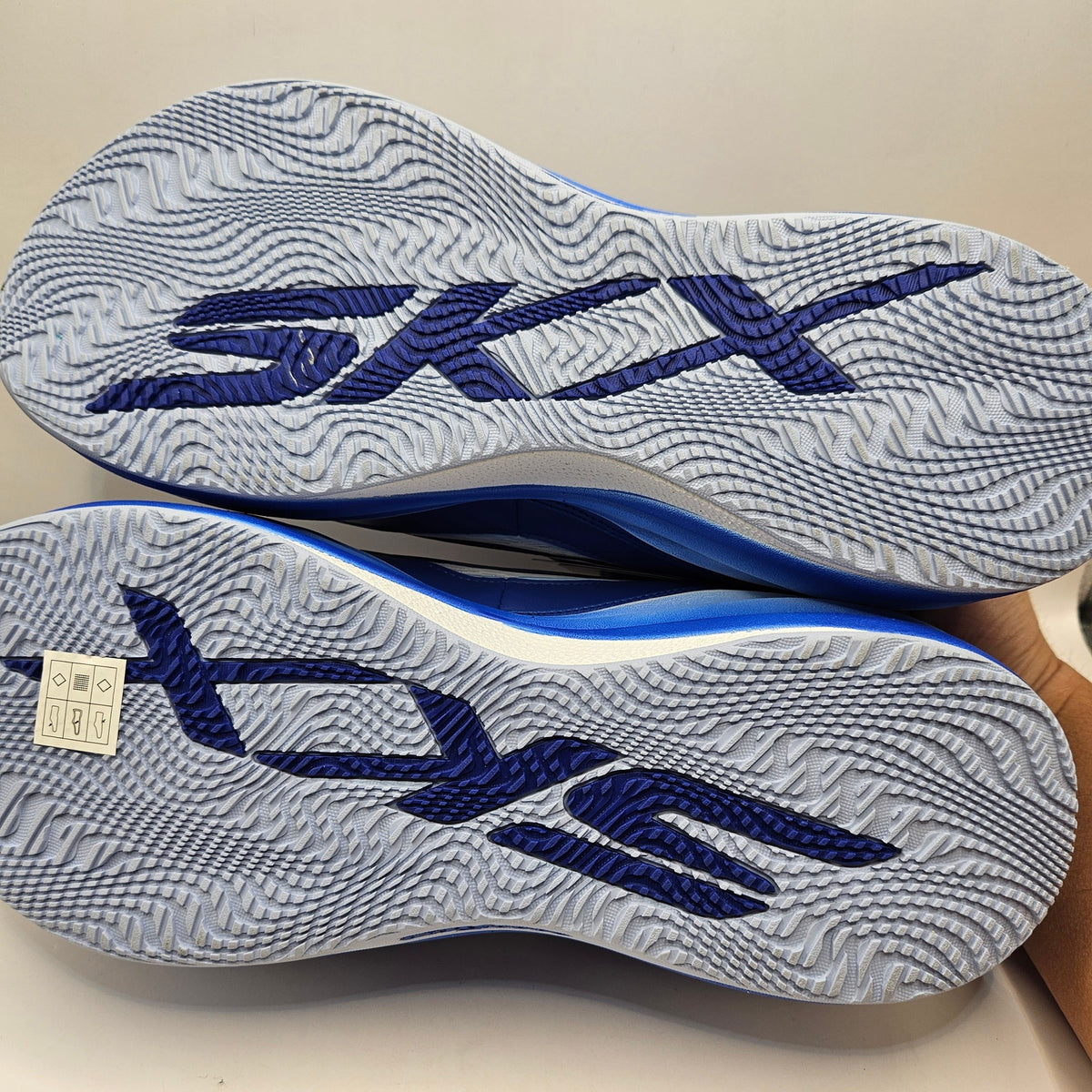 SKECHERS MEN'S 13 SKX B-LITE BASKETBALL SHOES 253025-BLW BLUE WHITE NWOB