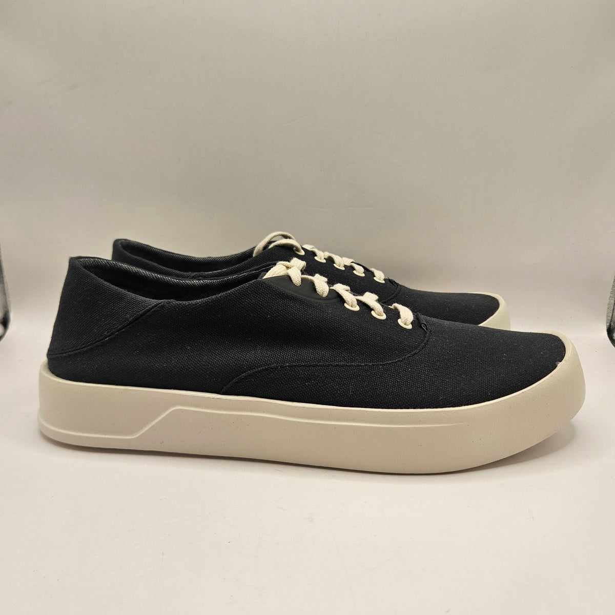 OLUKAI MEN'S 8 TRADEWIND LAVA ROCK BLACK CANVAS LOW TOP SNEAKER COMFY 10533-LRLR