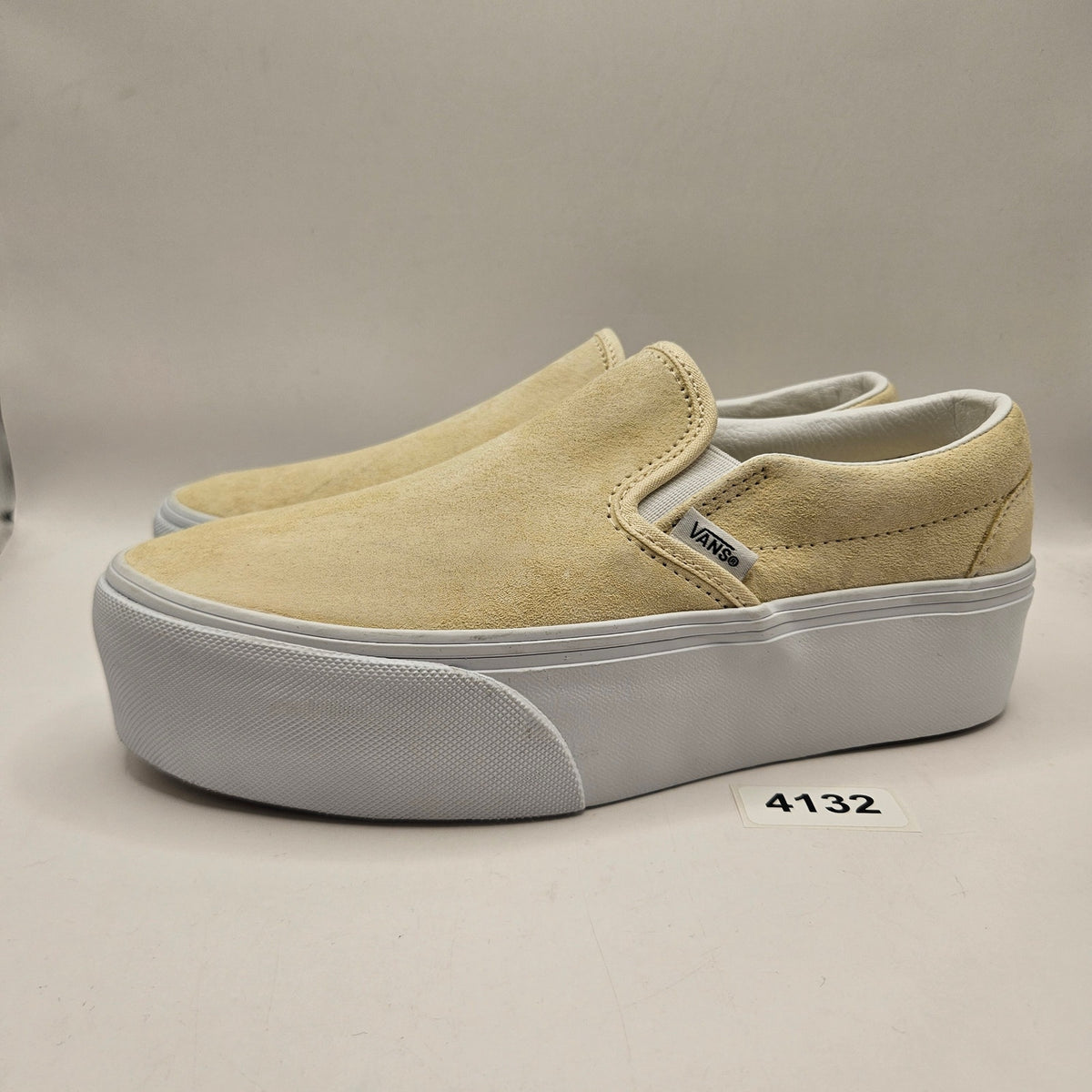 VANS WOMEN'S 6.5 SLIP ON PLATFORM PALE YELLOW SUEDE LO TOP SNEAKER NWOB