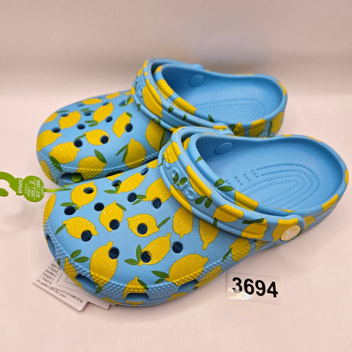 CROCS M6 W8 CLASSIC FRESH FRUITS LEMON PRINT CLOG BLUE YELLOW NWT 211008-4WD