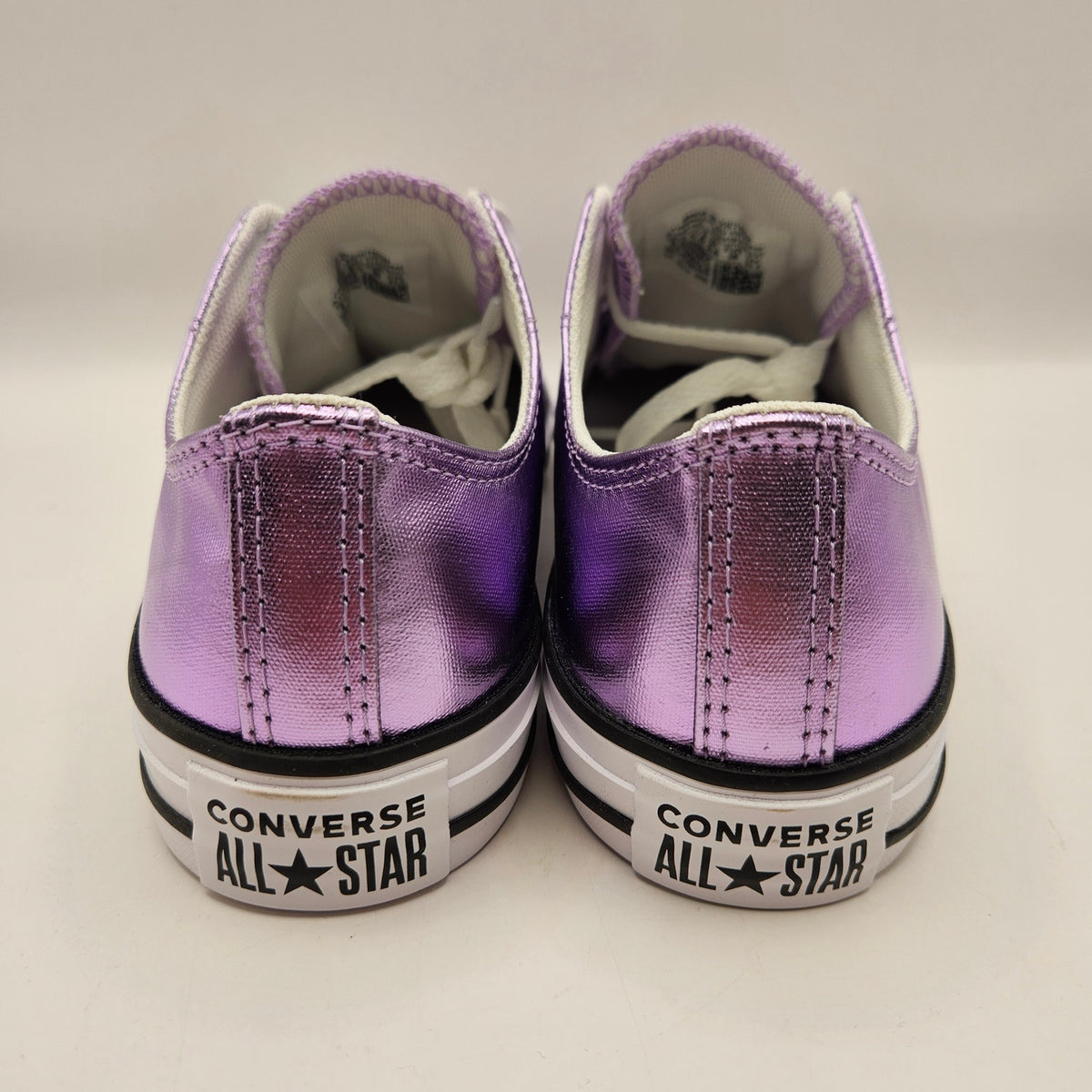 CONVERSE WOMEN'S 7 CHUCK TAYLOR ALL STAR METALLIC PURPLE LACE UP LOW A14876C