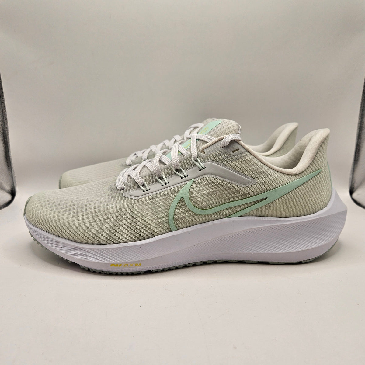 NIKE WOMEN'S 11 AIR ZOOM PEGASUS 39 PURE PLATINUM RUNNING SHOES DH4072-102 NWOB