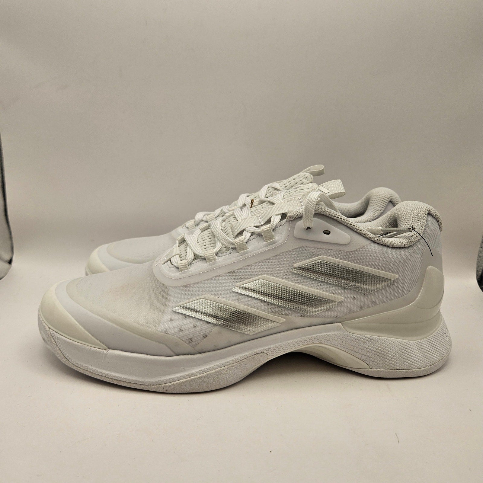 ADIDAS WOMEN'S 8 AVACOURT 2 TENNIS SHOE IG3030 NWOB