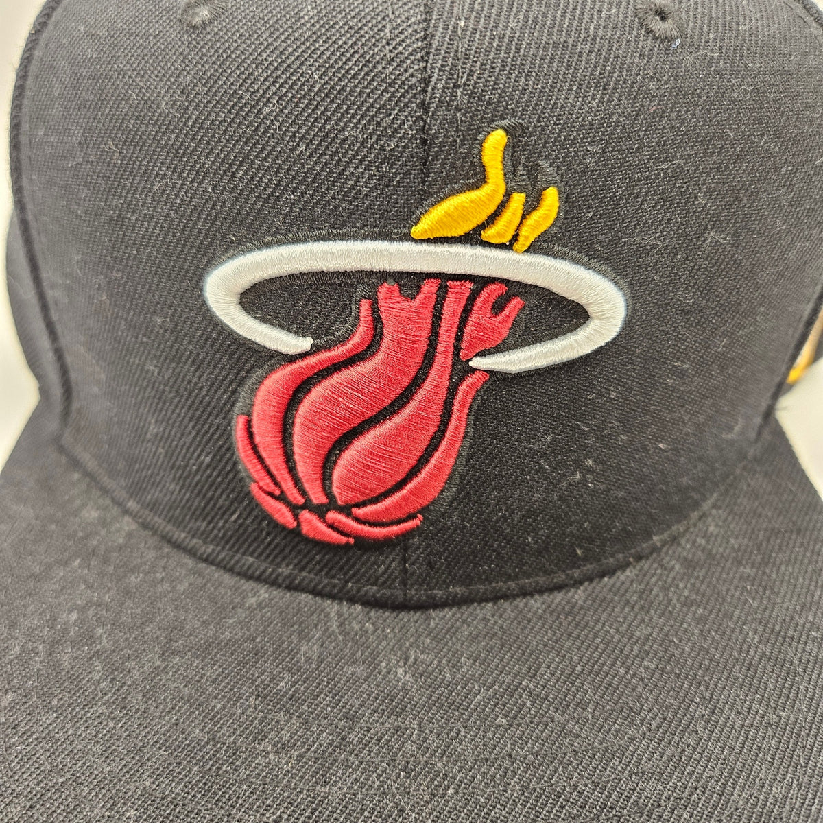 MITCHELL & NESS BLUE UNDER FINALS SNAPBACK HWC MIAMI HEAT NWT