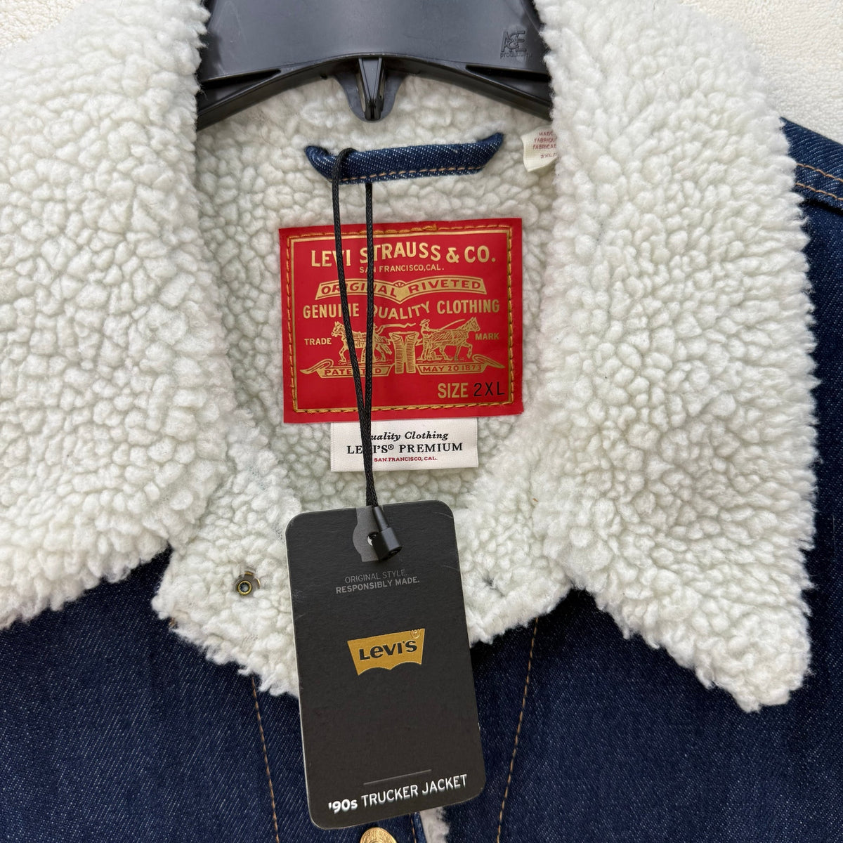 LEVI'S LIMITED ED WOMEN'S 2XL YEAR OF THE RABBIT 90S TRUCKER SHERPA JACKET