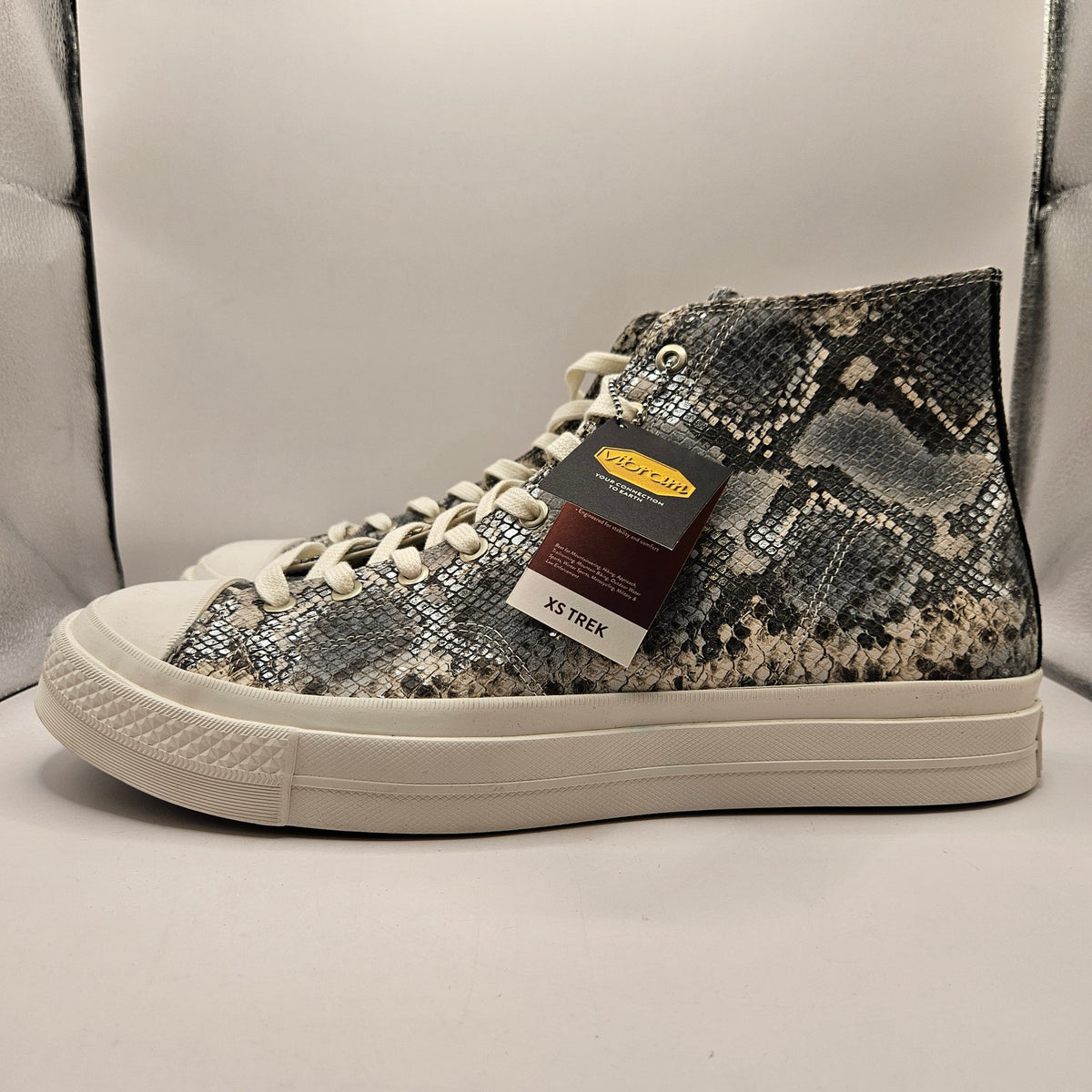 CONVERSE MEN'S 16 FIRST STRING CHUCK TAYLOR SNAKESKIN SNOW WHITE BLACK A18412C