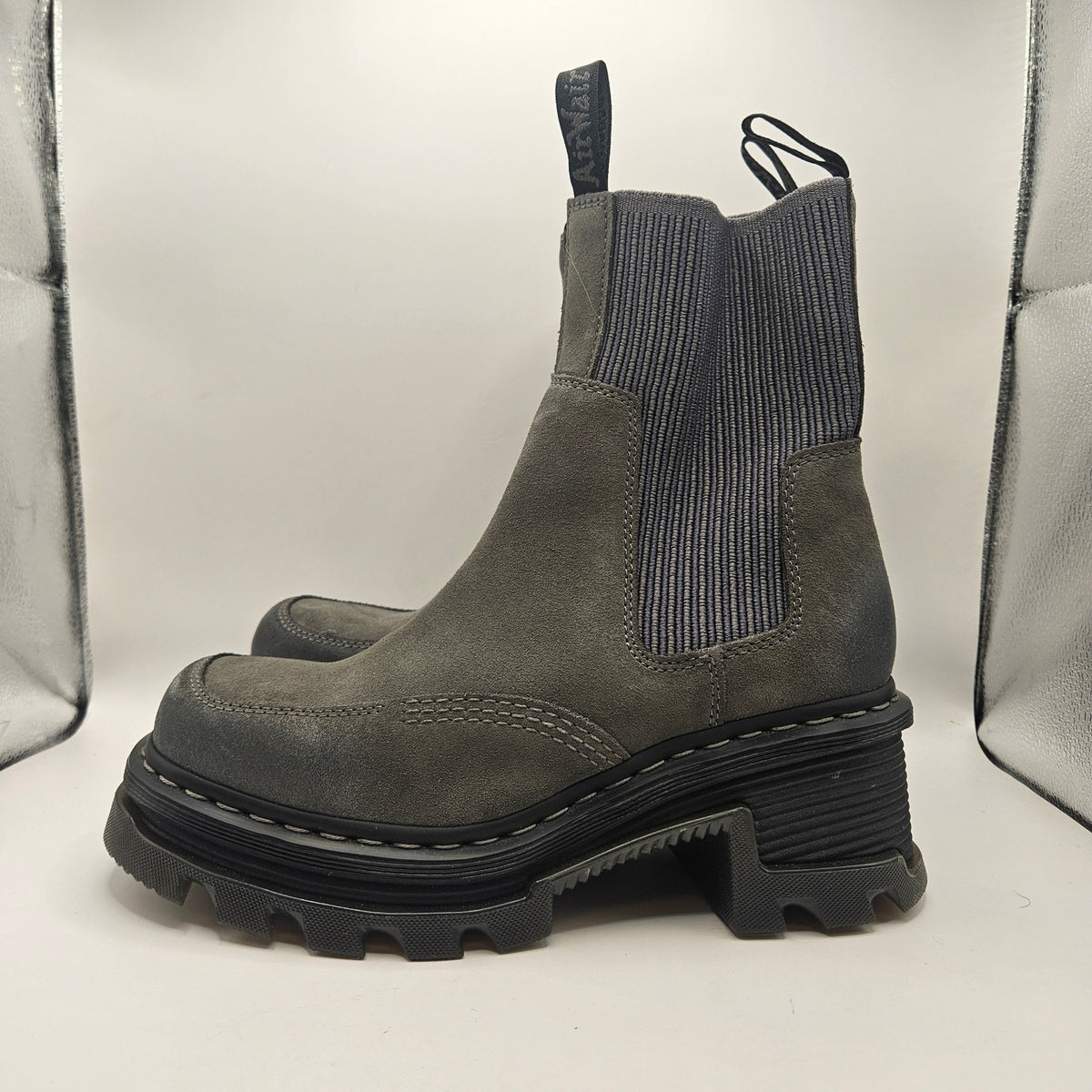 DR MARTENS WOMEN'S 9 CORRAN CHELSEA BOOTS PLATFORM SOFT SUEDE CHUNKY QUAD NWOB
