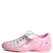 NIKE WOMEN'S 9 TOTAL 90 SE PINK RISE LOW TOP SOCCER SNEAKER IO2389-600