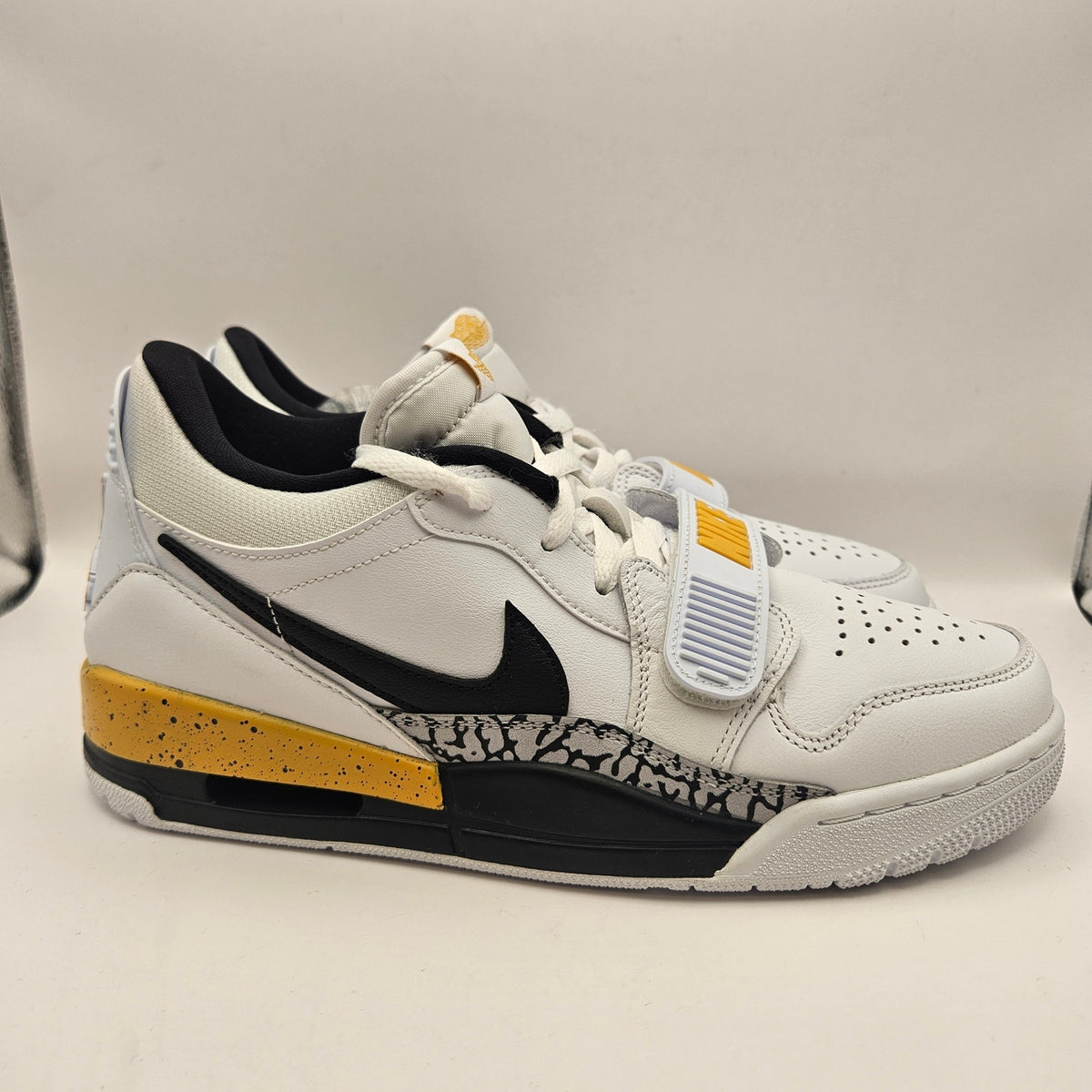 NIKE MEN'S 8.5 AIR JORDAN LEGACY 312 LOW TOP YELLOW OCHRE NWOB