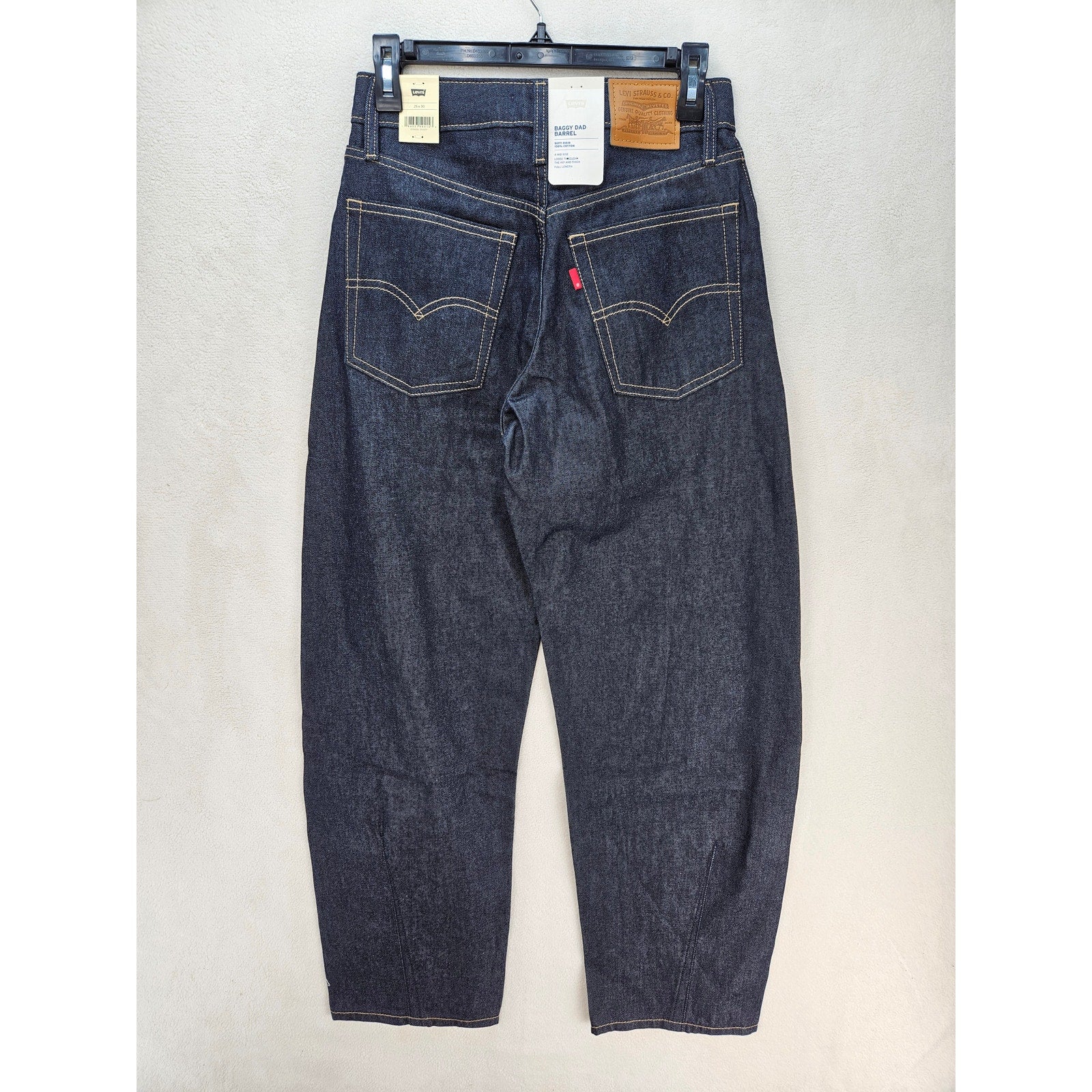 LEVI'S WOMEN'S 25X30 PREMIUM BAGGY DAD BARREL JEANS DARK INDIGO BLUE DENIM NWT