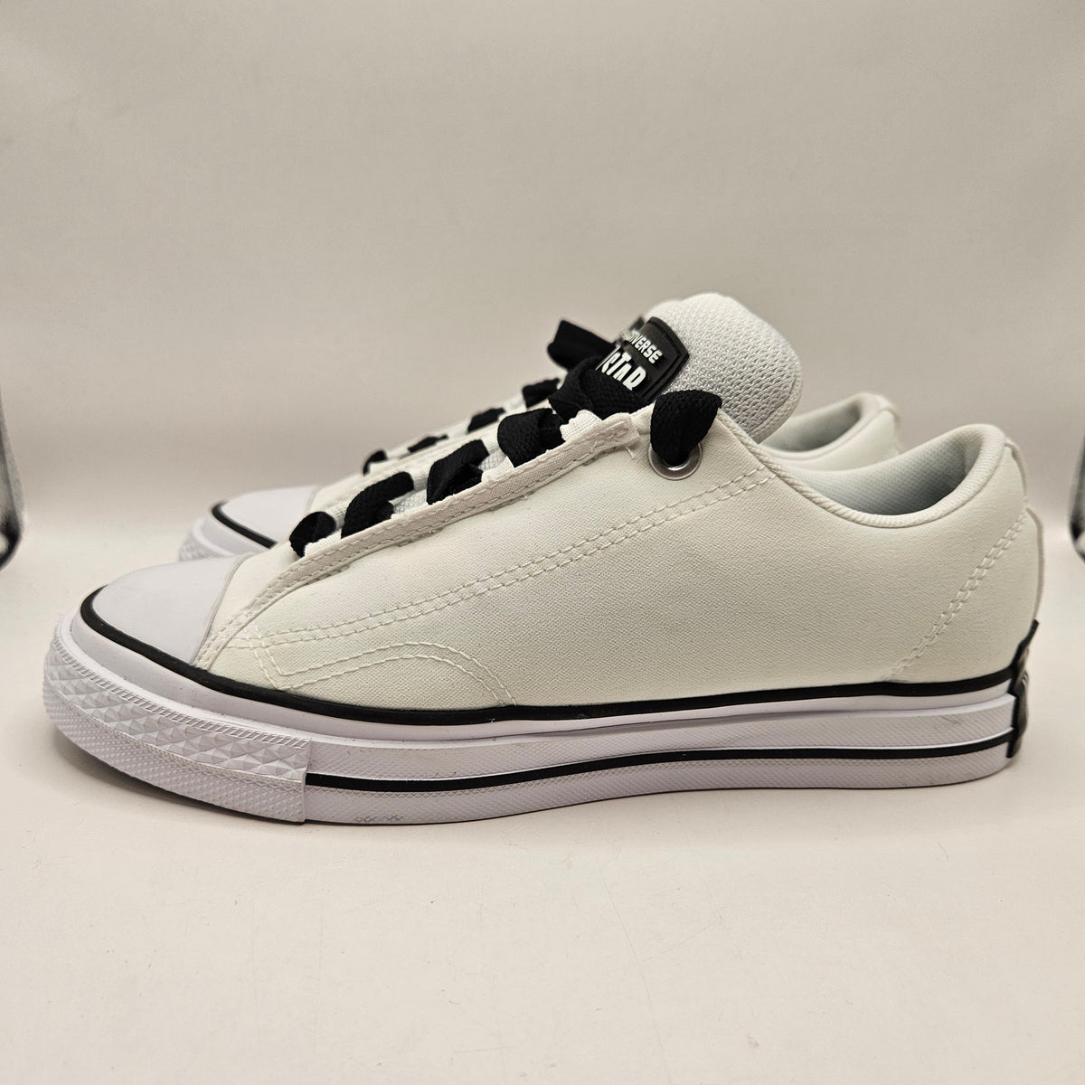 CONVERSE WOMEN'S 8 CHUCK TAYLOR ALLSTAR PUFF FAT TOUGUE LO WHITE A14722C
