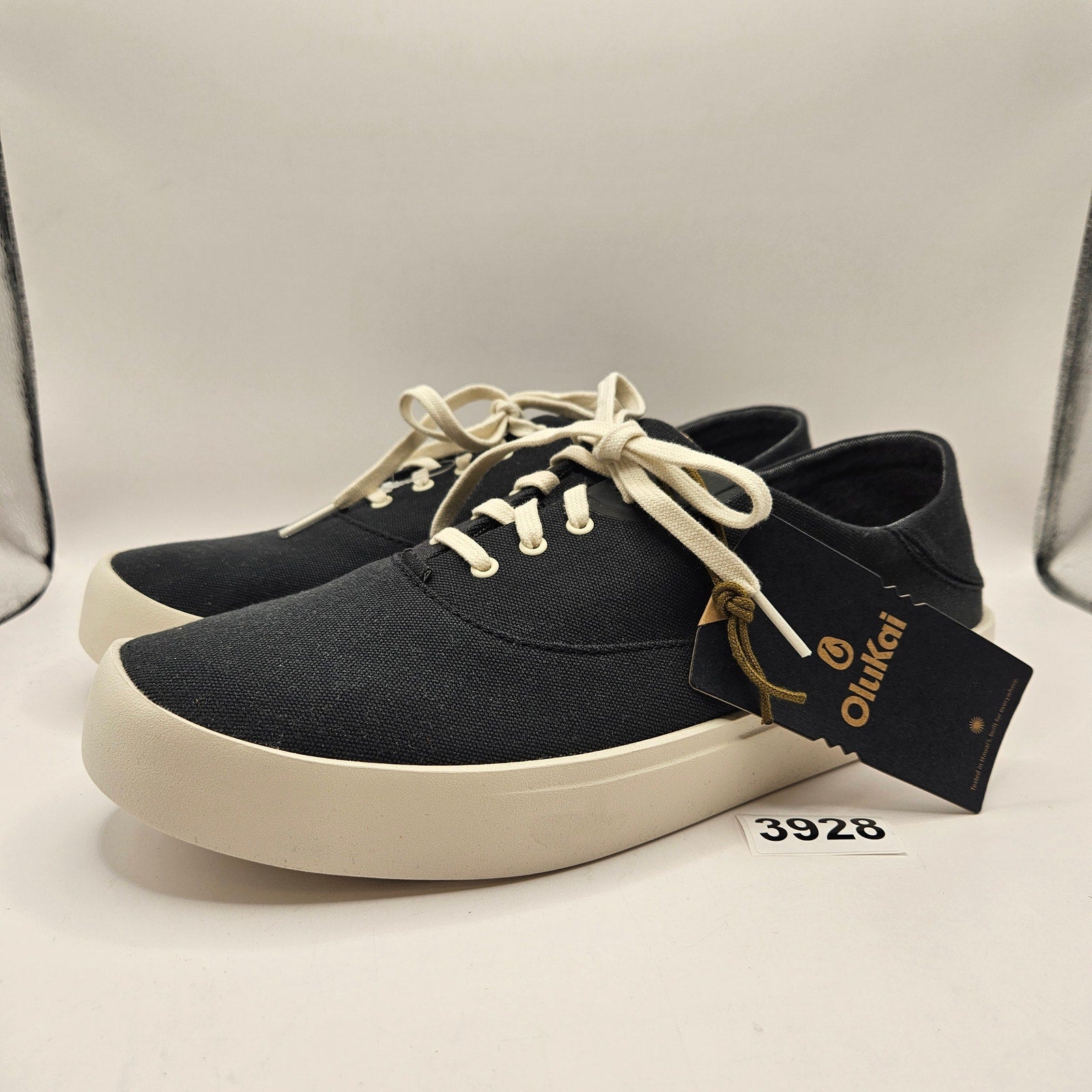 OLUKAI MEN'S 11 TRADEWIND BLACK LAVA ROCK LIGHTWEIGHT CANVAS COMFORT SHOES NWOB