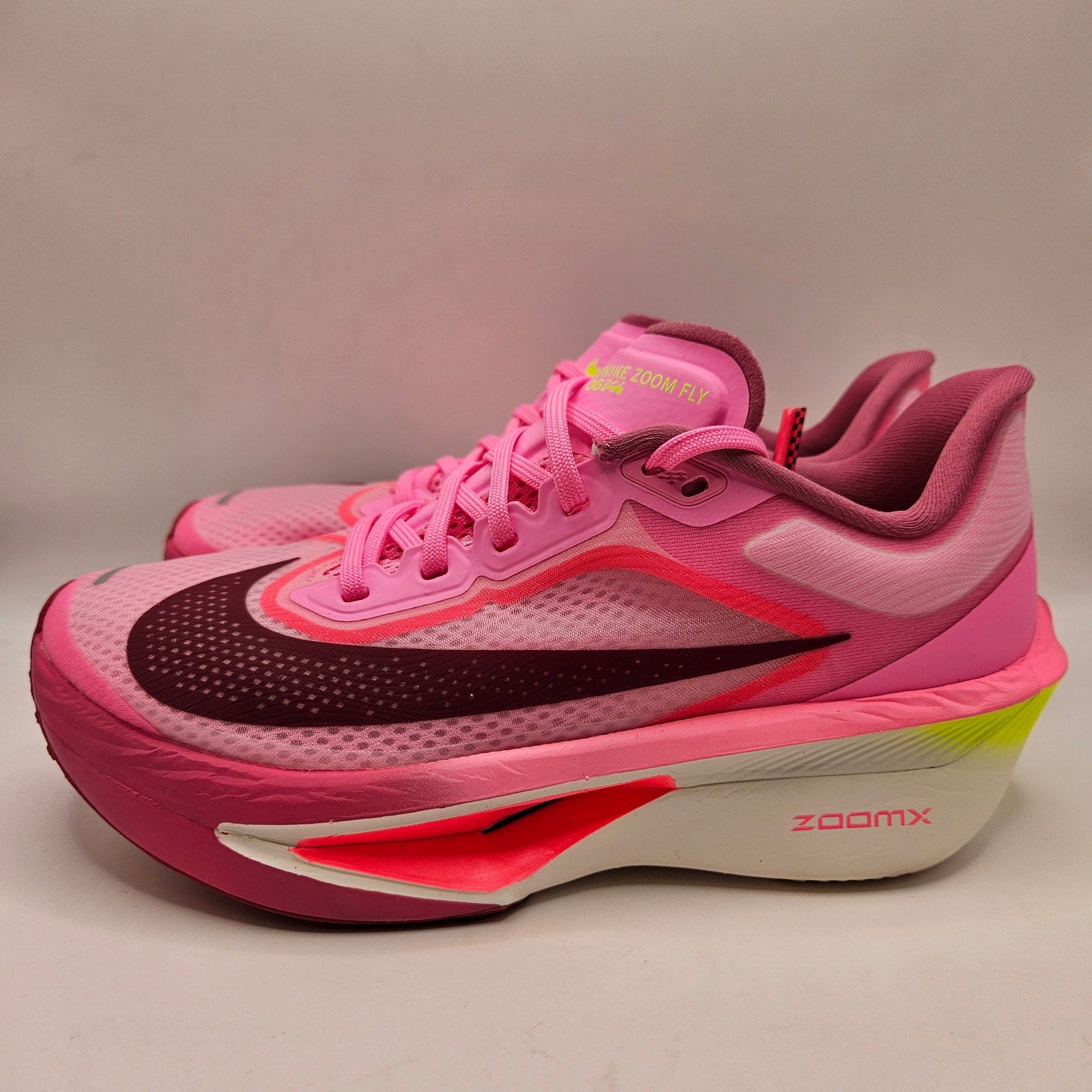 NIKE WOMEN'S 7.5 ZOOM FLY 6 PINK WHITE VOLT FN8455-602 RUNNING SHOES NWOB