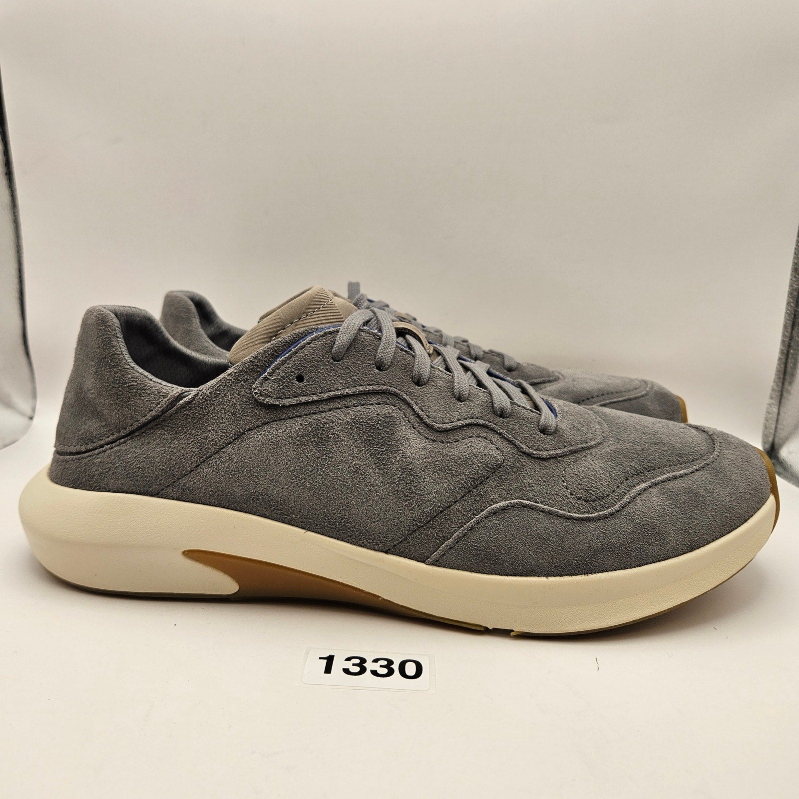 OLUKAI MEN'S 14 KOHEO CHARCOAL GREY LOW TOP SNEAKER GUM BOTTOM SOLE NWOB