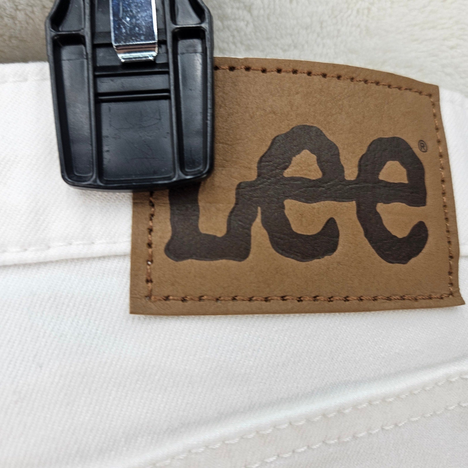 LEE WOMEN'S 12 MEDIUM WHITE CLASSIC FIT STRAIGHT LEG JEANS NWT