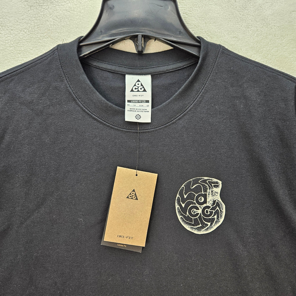 NIKE MEN'S XS ACG DRI FIT TEXAS FOSSILS GRAPHIC TSHIRT BLACK HV1296-010