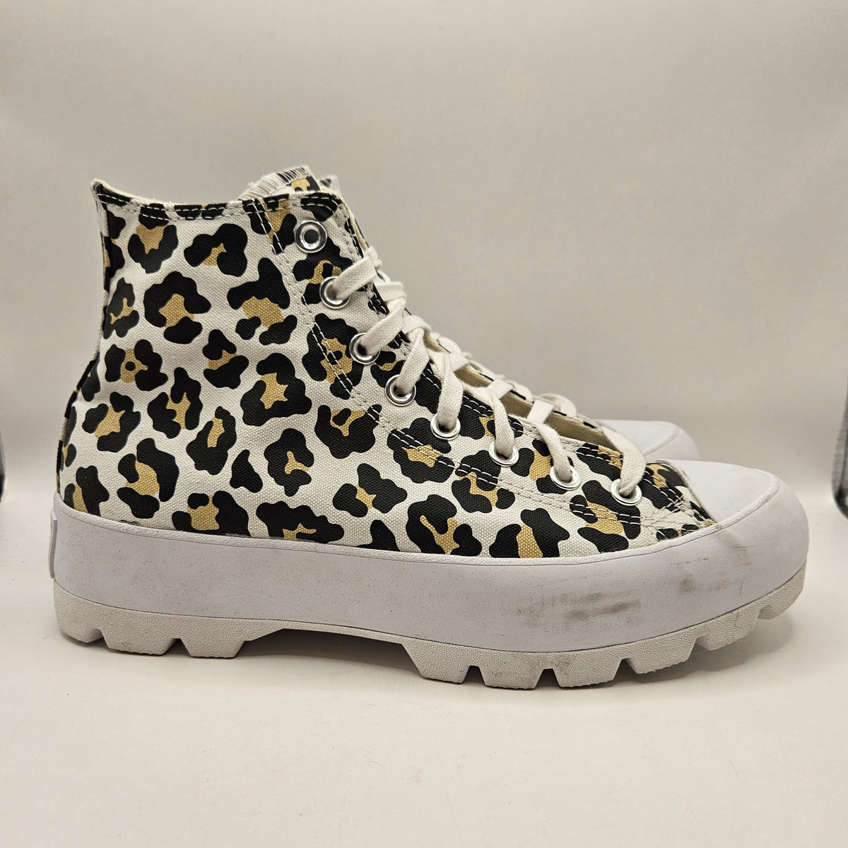CONVERSE WOMEN'S 10 CHUCK TAYLOR ALL STAR LUGGED HIGH LEOPARD SNEAKER 571250C