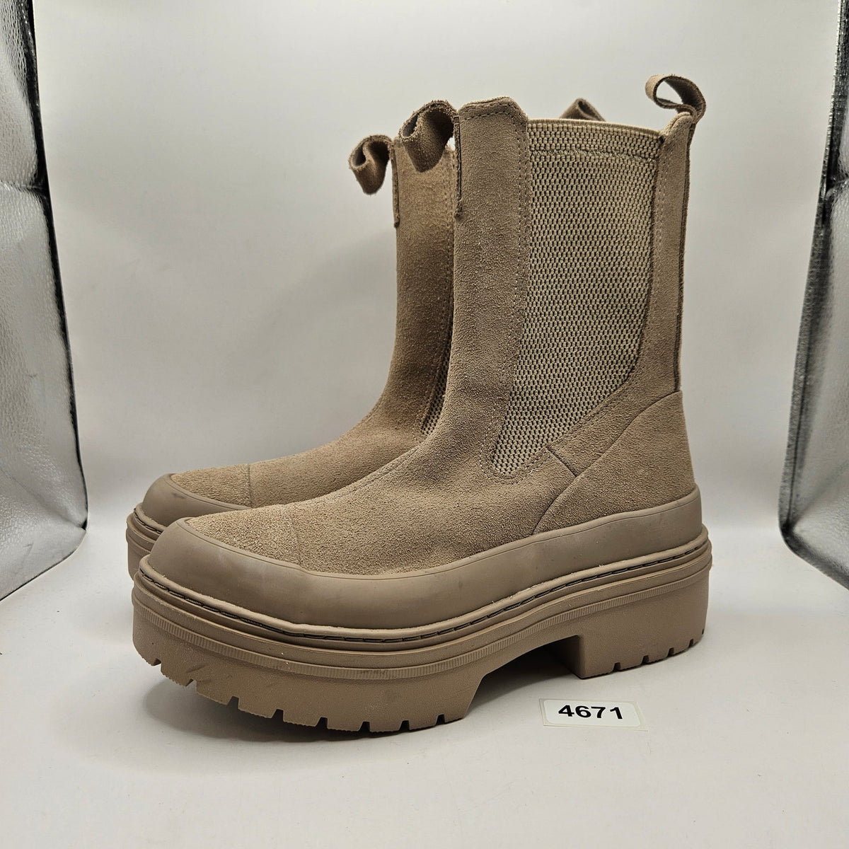 CONVERSE WOMEN'S 8 ALL STAR LEATHER UPPER BOOTS HI TOP LUGGED HEEL CHELSEA BEIGE