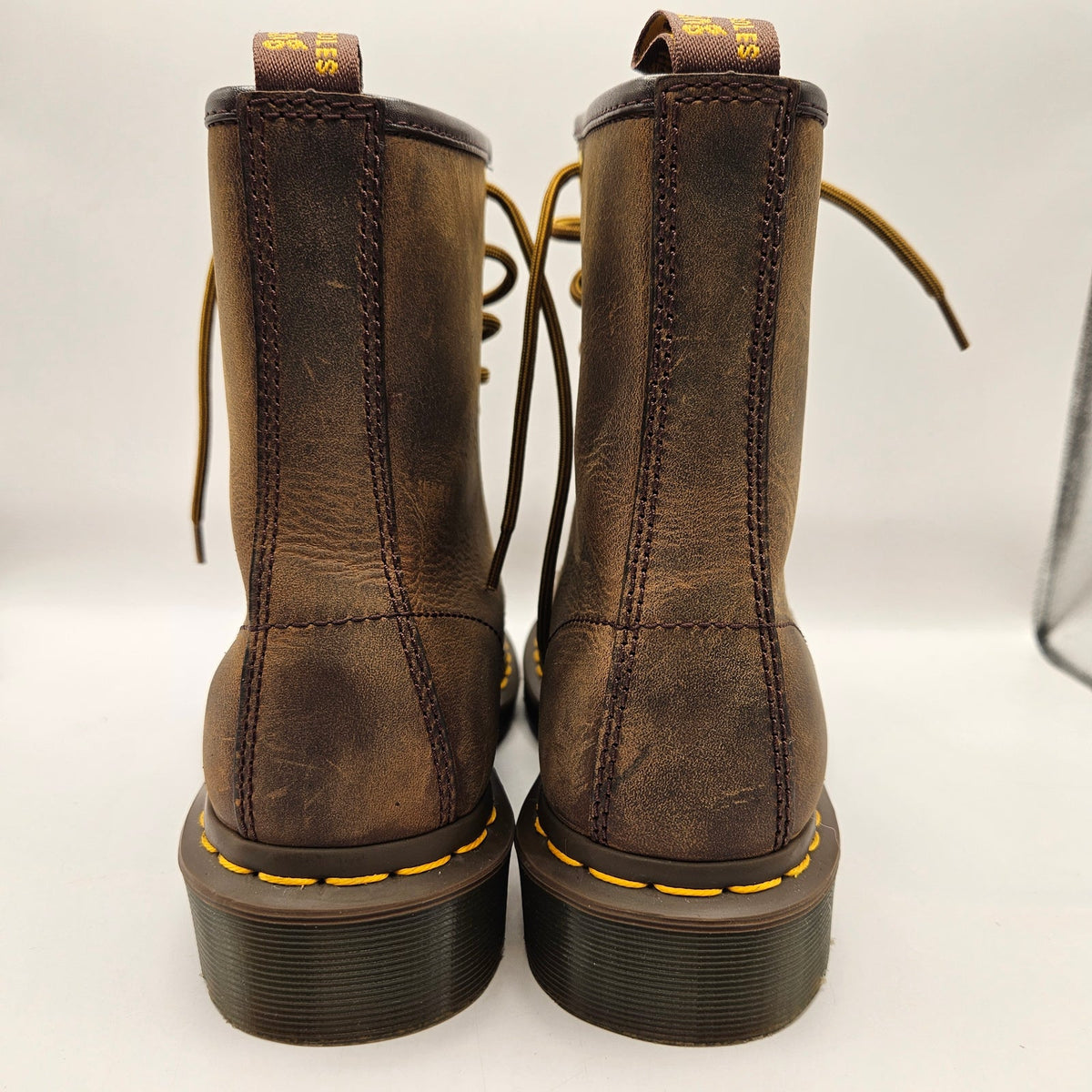 DR MARTENS WOMEN'S 6 CRAZY HORSE LEATHER 1460 BOOT 8 EYE BROWN 11822