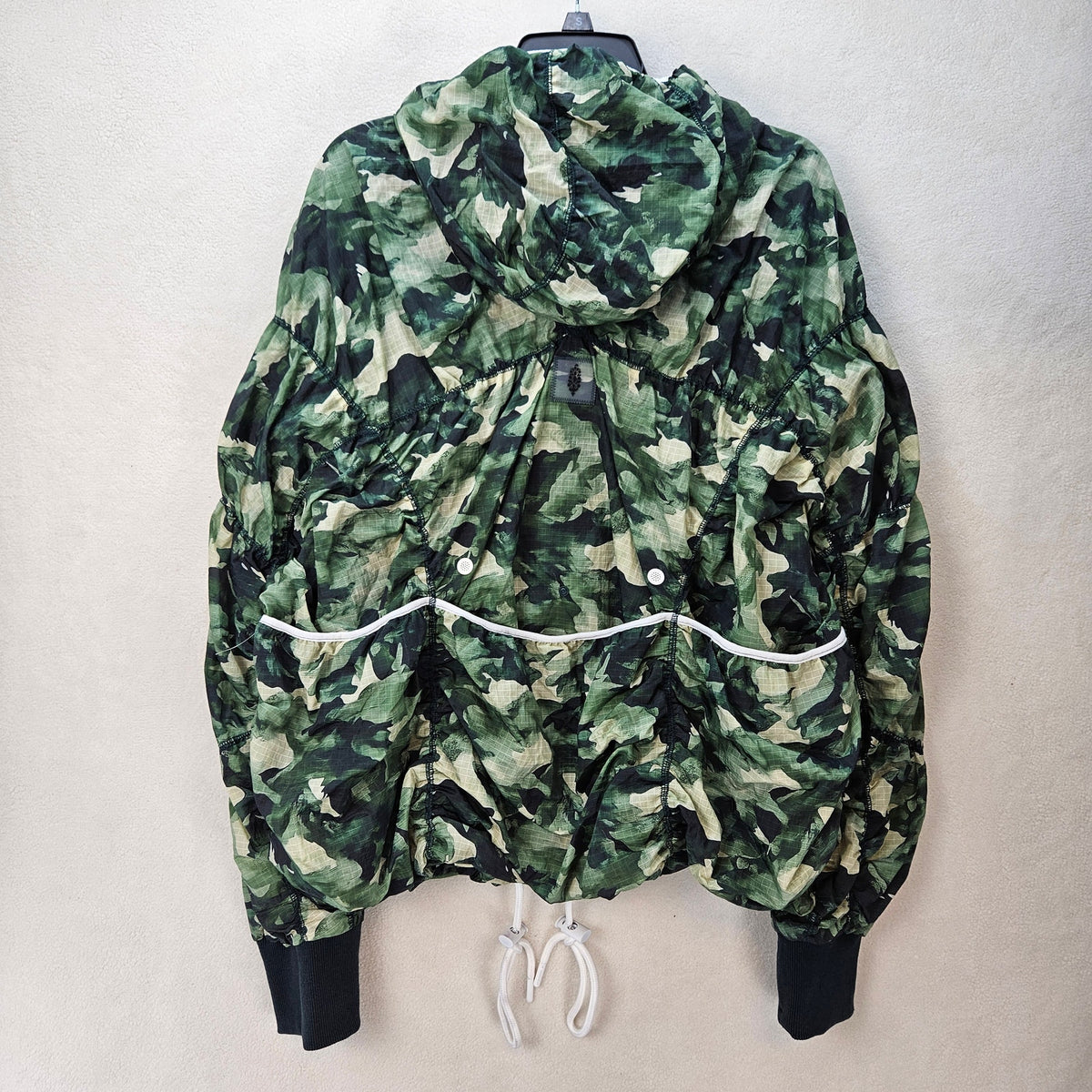 FP MOVEMENT FREE PEOPLE WOMEN'S LARGE CAMO READY SET GO WINDBREAKER JACKET GREEN