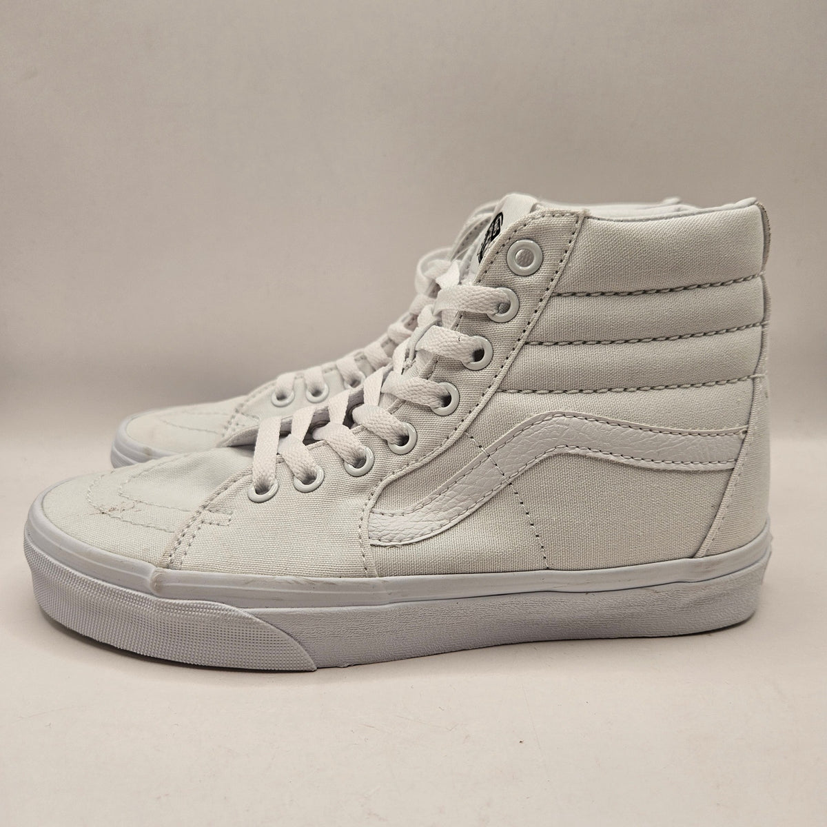 VANS WOMEN'S 6.5 SK8 HI CANVAS HI TOP SKATEBOARDING SNEAKERS TRIPLE WHITE