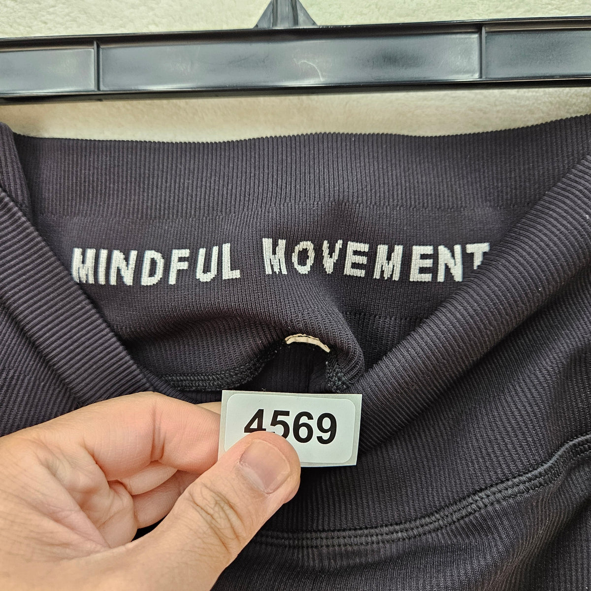 ALO YOGA WOMEN'S LARGE BLACK SHORT TIGHTS MINDFUL MOVEMENT RIBBED
