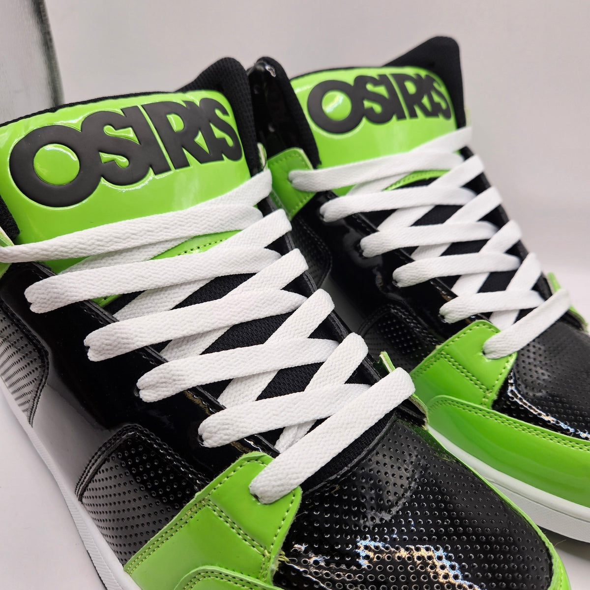 OSIRIS MEN 13 CONVOY MID HJ.BTS.26 SKATEBOARDING SHOES GREE BLACK PATENT NWOB