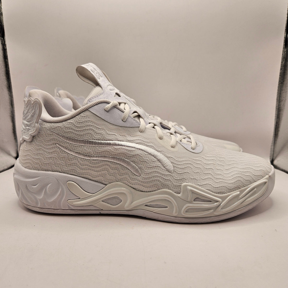 PUMA MEN'S 11.5 MB.04 BASKETBALL SHOES LAMELO BALL WHITE RARE 311319-01