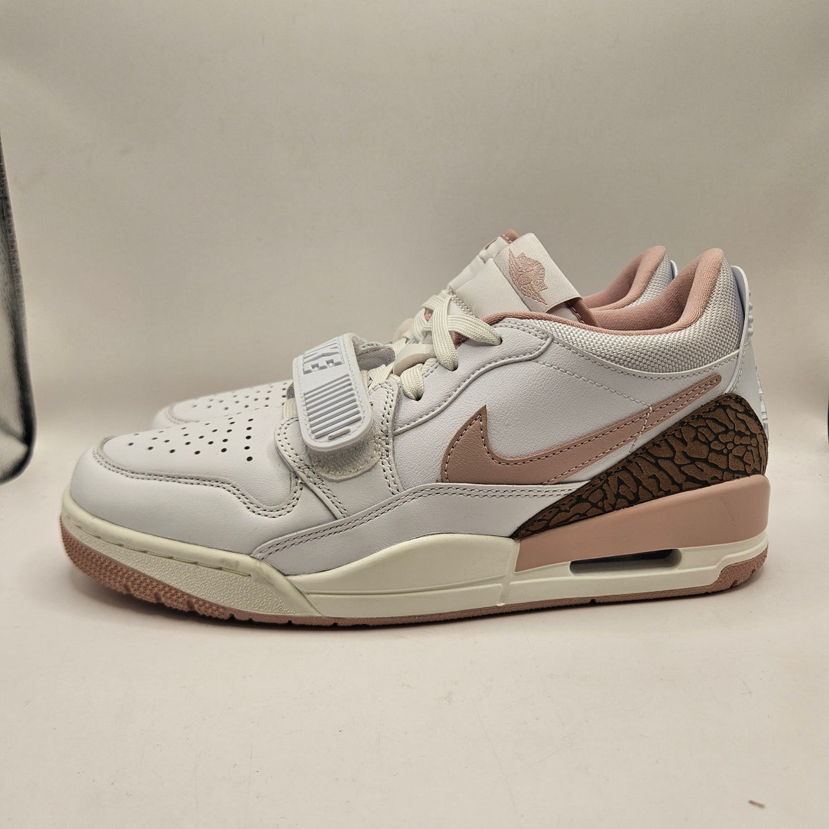 JORDAN WOMEN'S 9.5 LEGACY 312 LOW WHITE PINK OXFORD FQ7827-116 NWOB