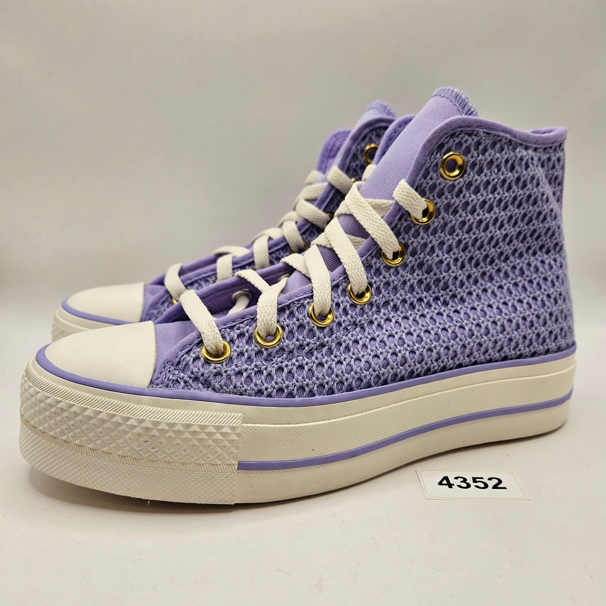 CONVERSE WOMEN'S 7 CHUCK TAYLOR HI PLATFORM LAVENDER LACE UP SNEAKERS A13644C