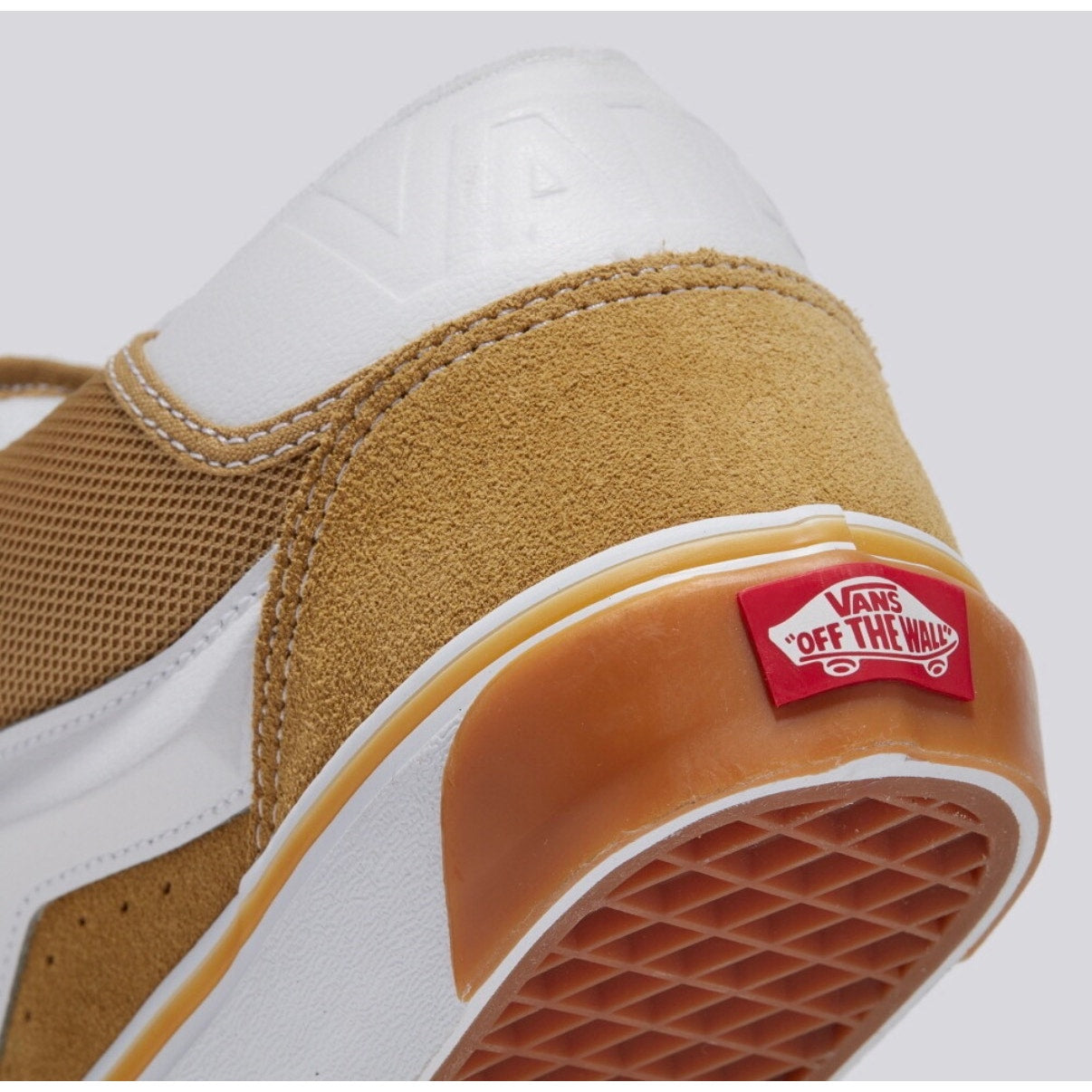 VANS MEN'S 9.5 KNU SKOOL MID SUEDE CHUNKY SKATEBOARDING SHOES KHAKI GUM NIB