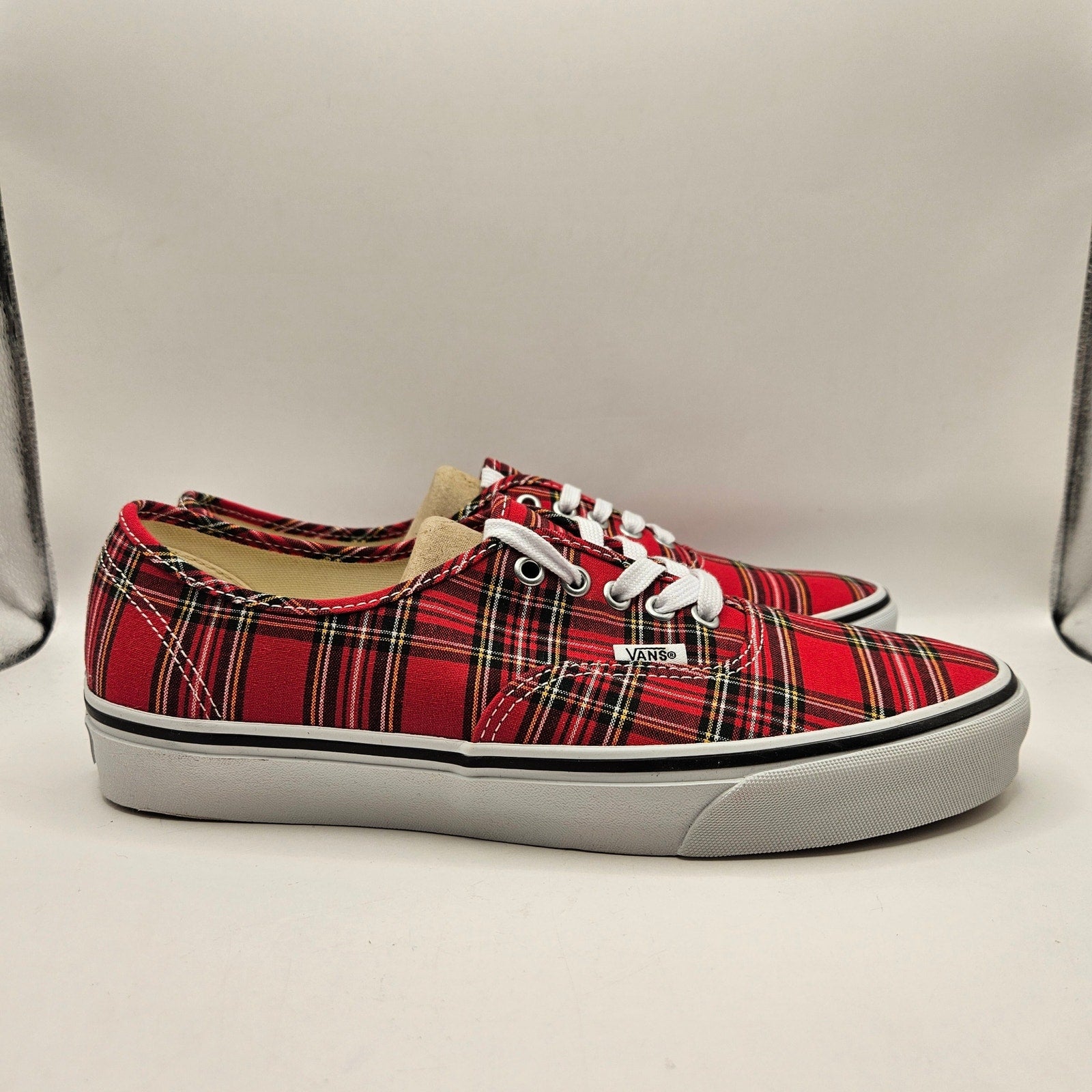 VANS MEN'S 10.5 AUTHENTIC LOW TOP SNEAKER PLAID RED NWOB