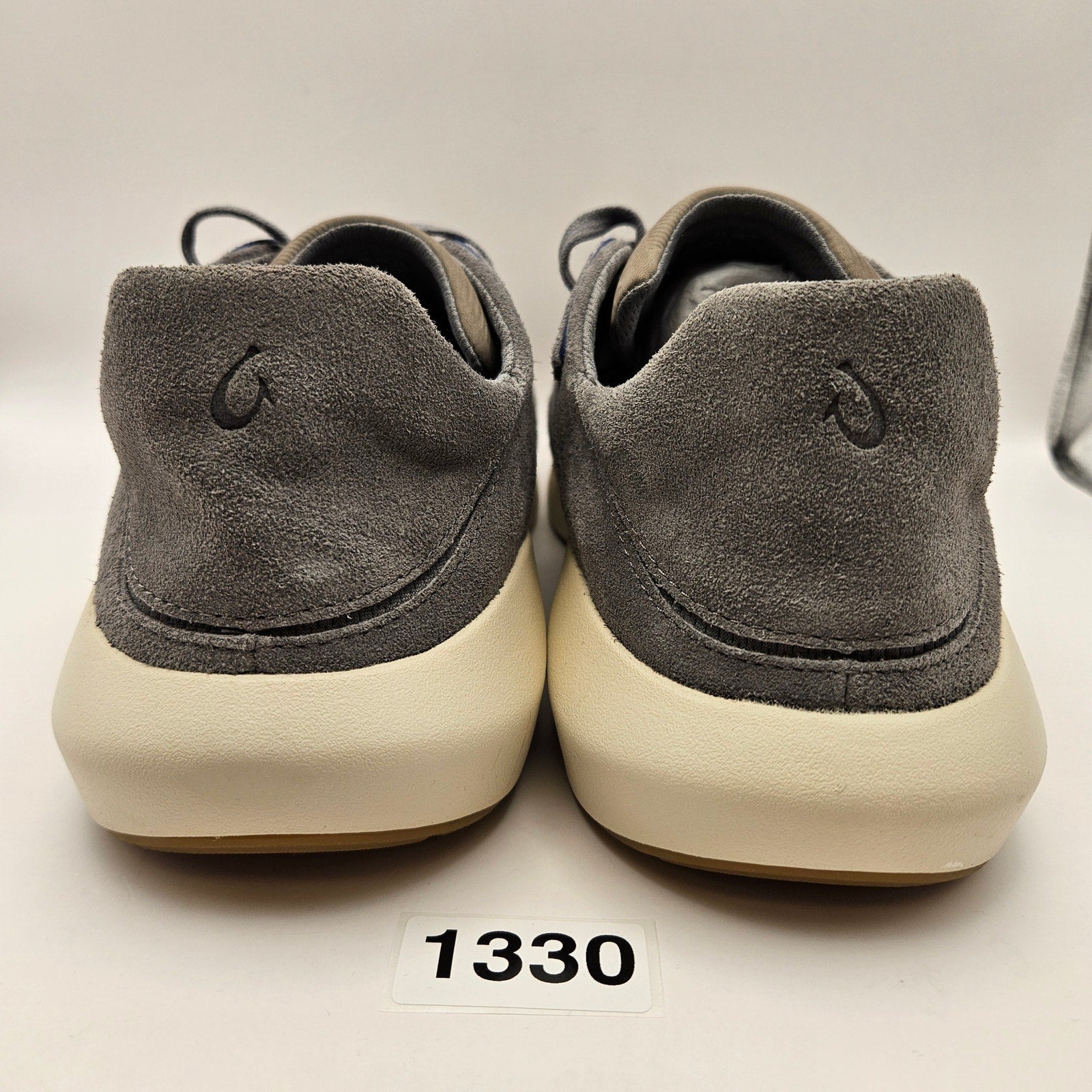 OLUKAI MEN'S 14 KOHEO CHARCOAL GREY LOW TOP SNEAKER GUM BOTTOM SOLE NWOB